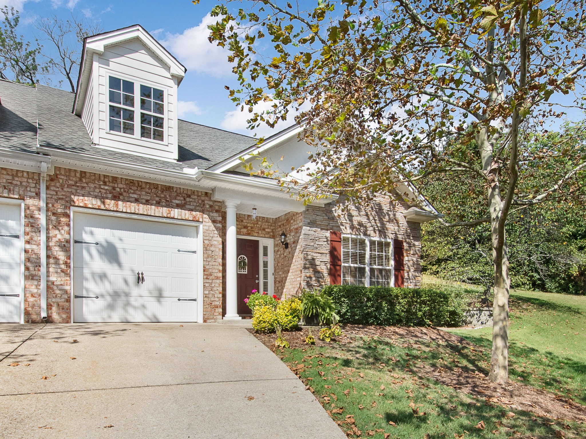 836 Barrington Place Dr