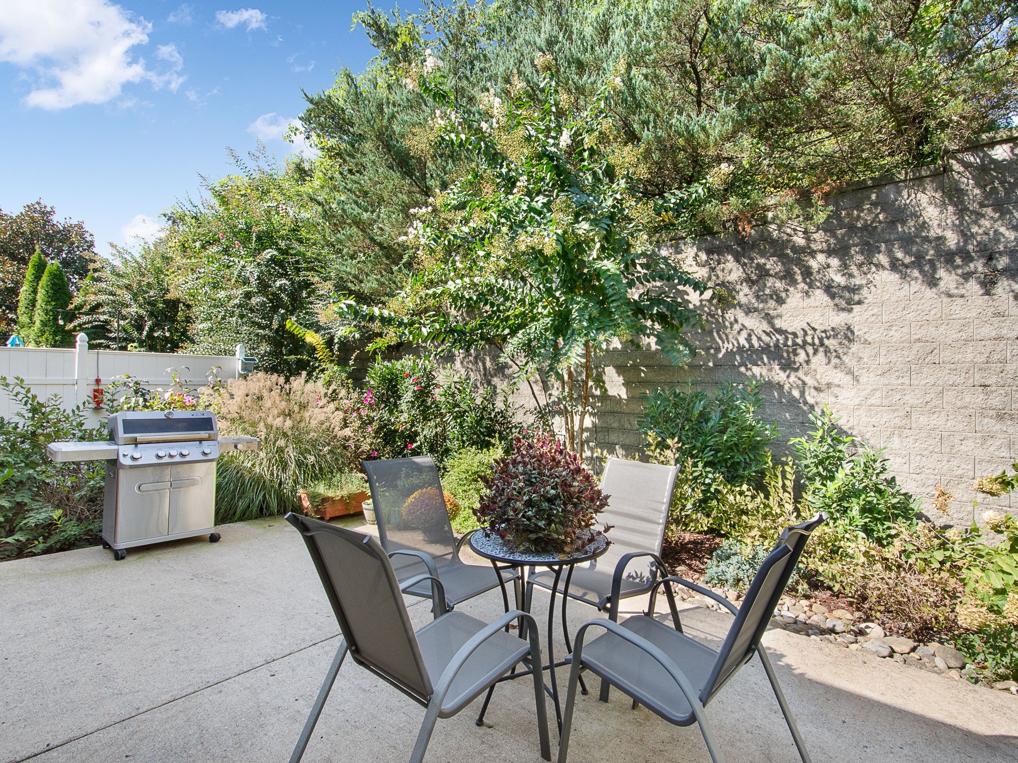 836 Barrington Place Dr