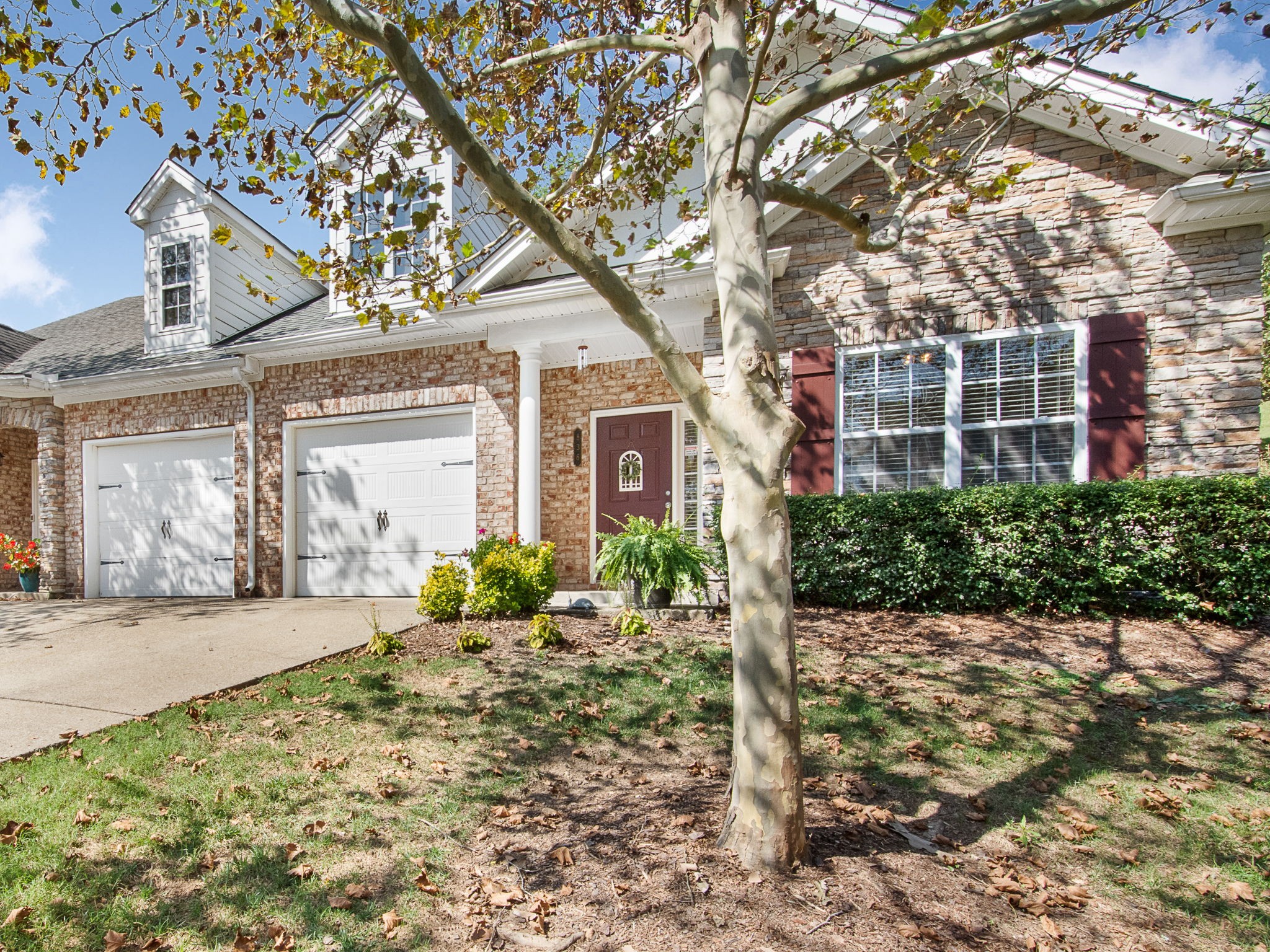 836 Barrington Place Dr