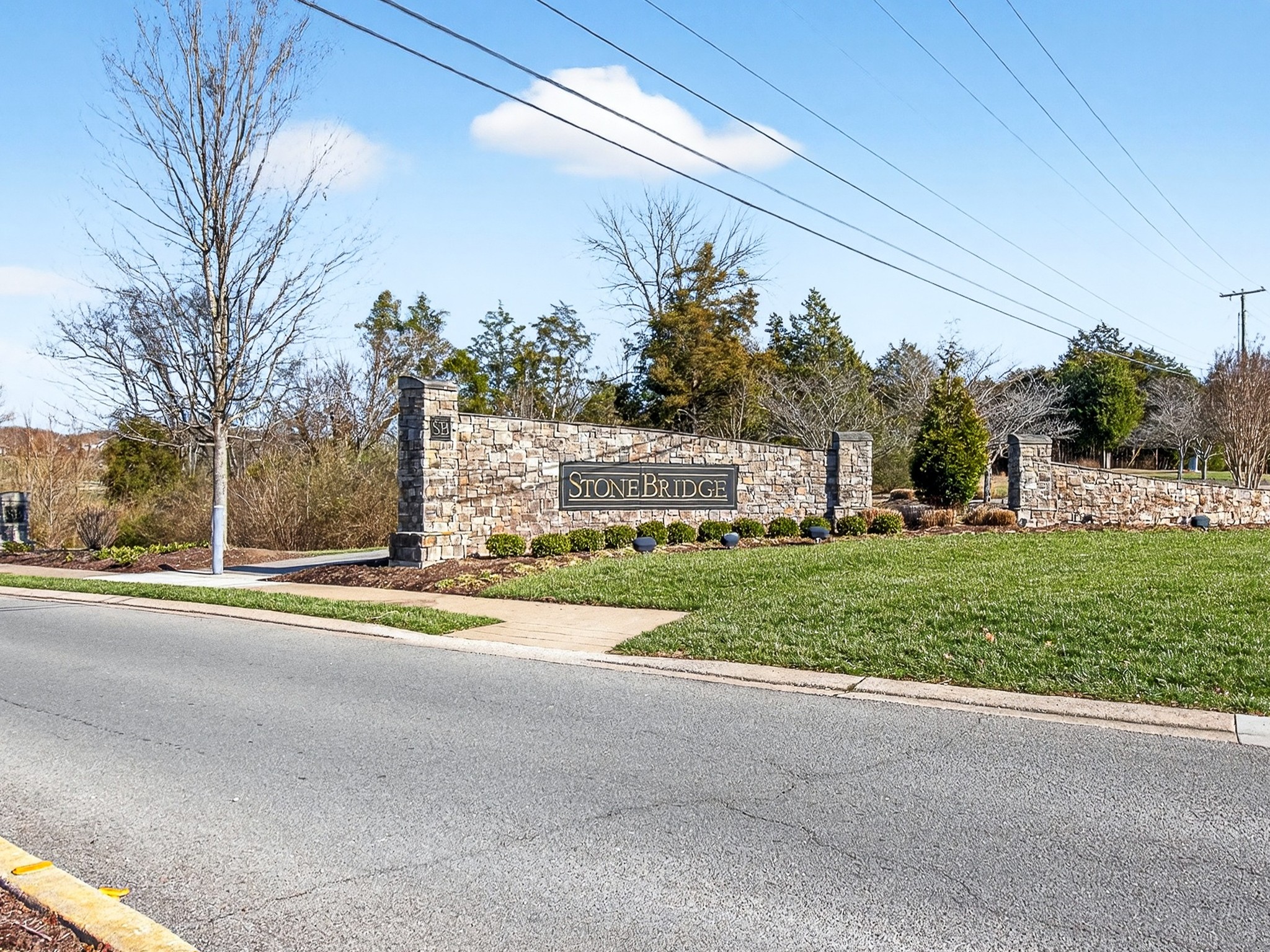 1560 Cedarbrooke Ln