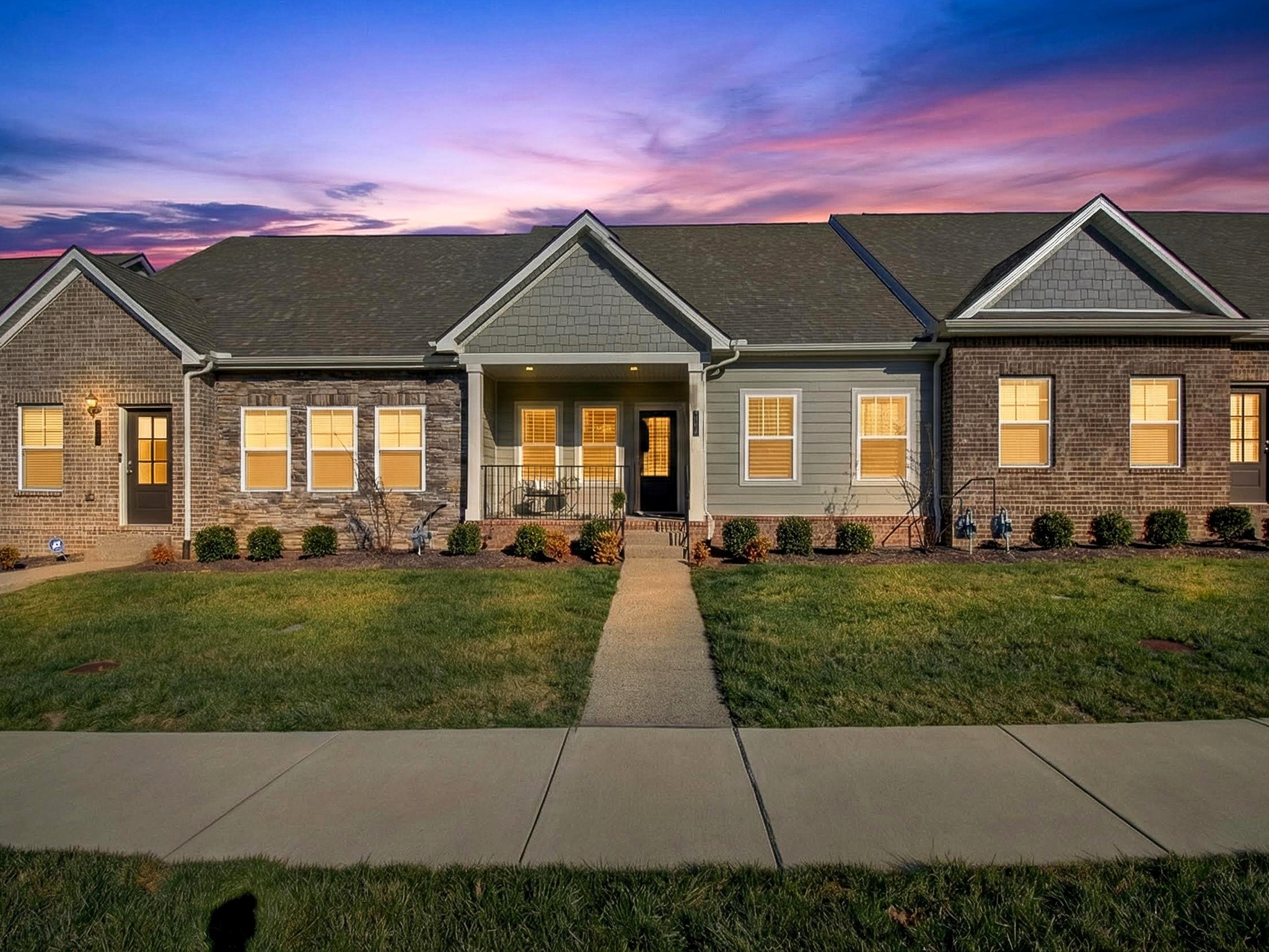 1560 Cedarbrooke Ln