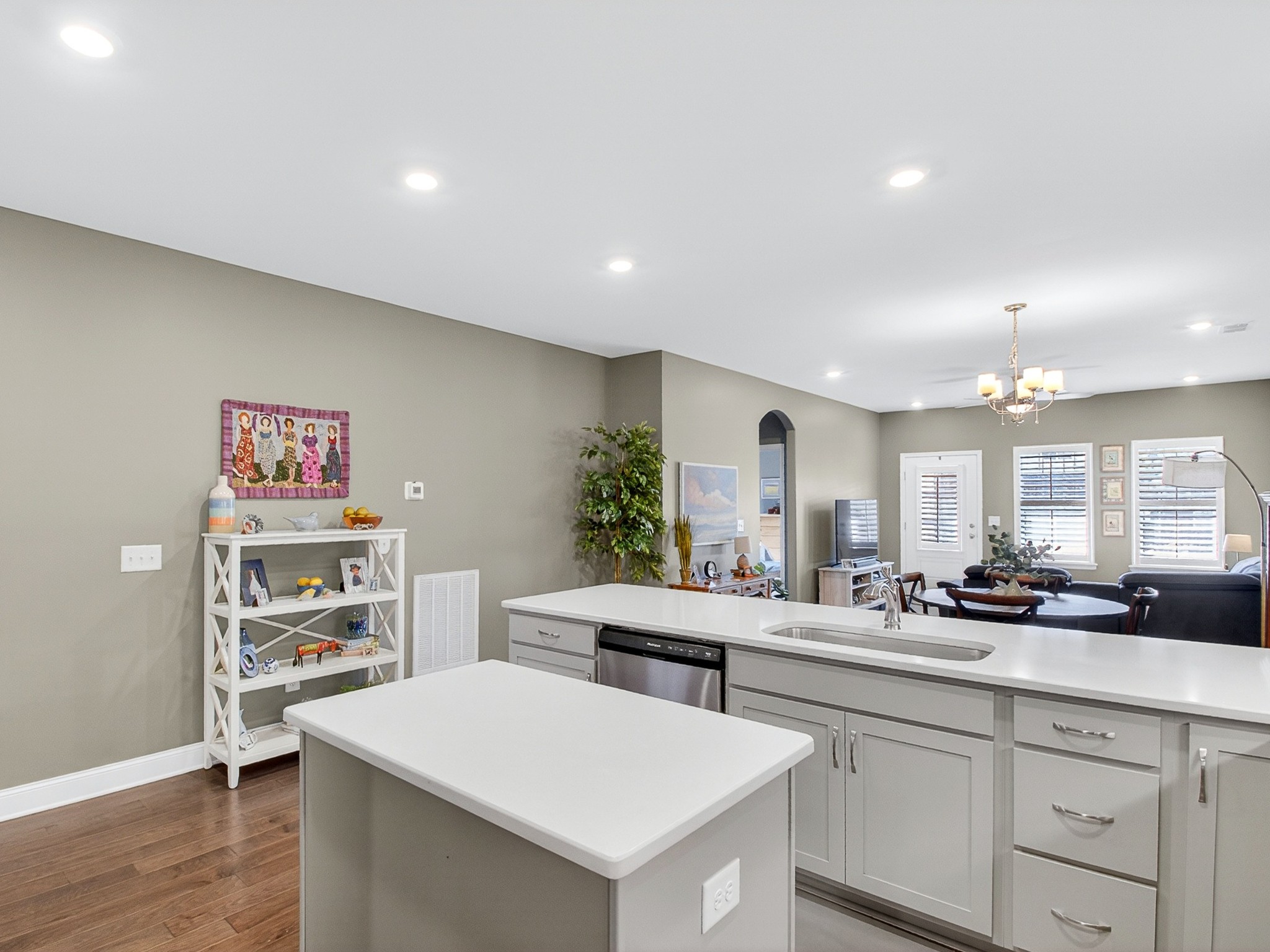 1560 Cedarbrooke Ln