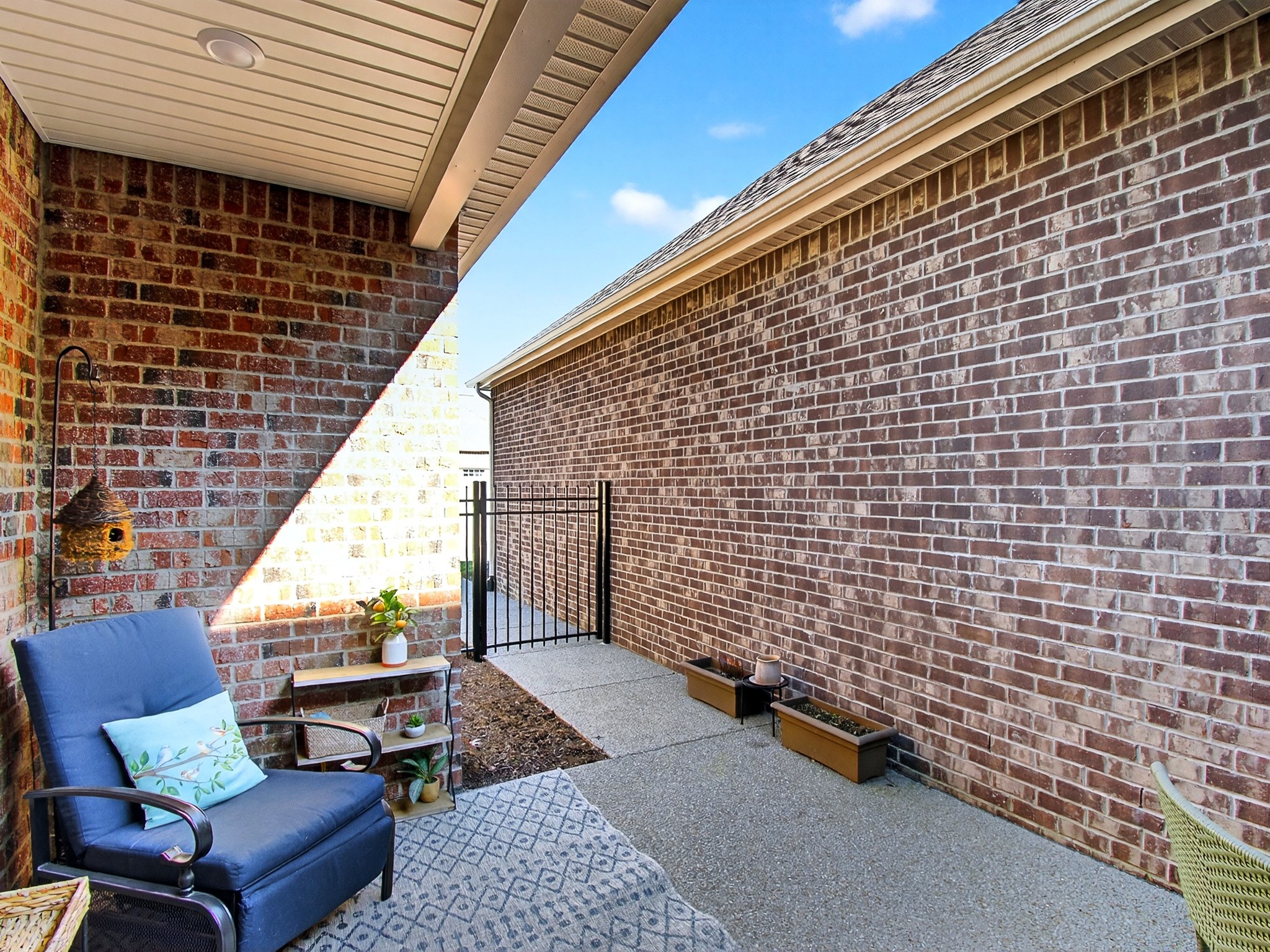1560 Cedarbrooke Ln