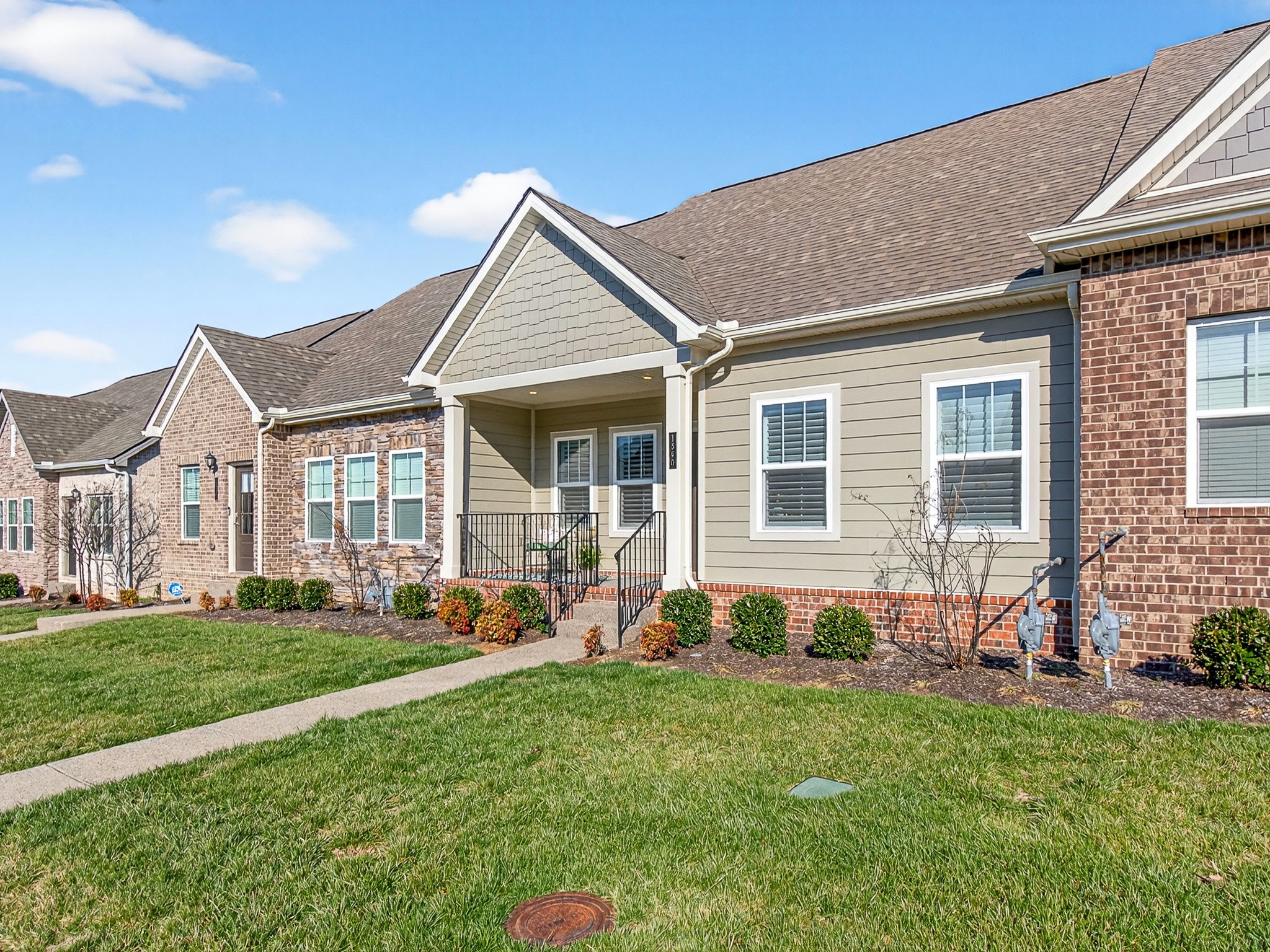 1560 Cedarbrooke Ln