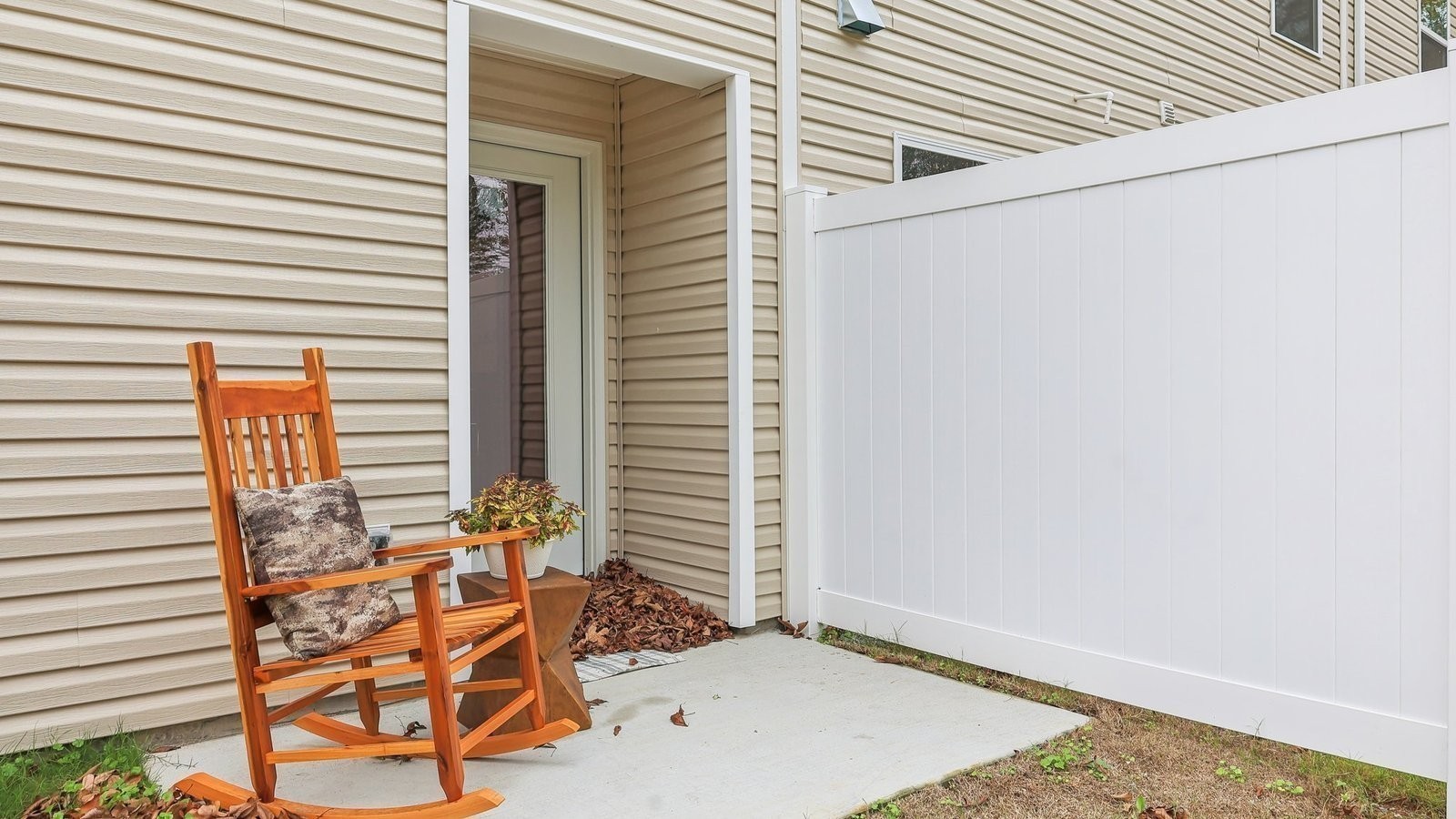 1337 Churchill Lane