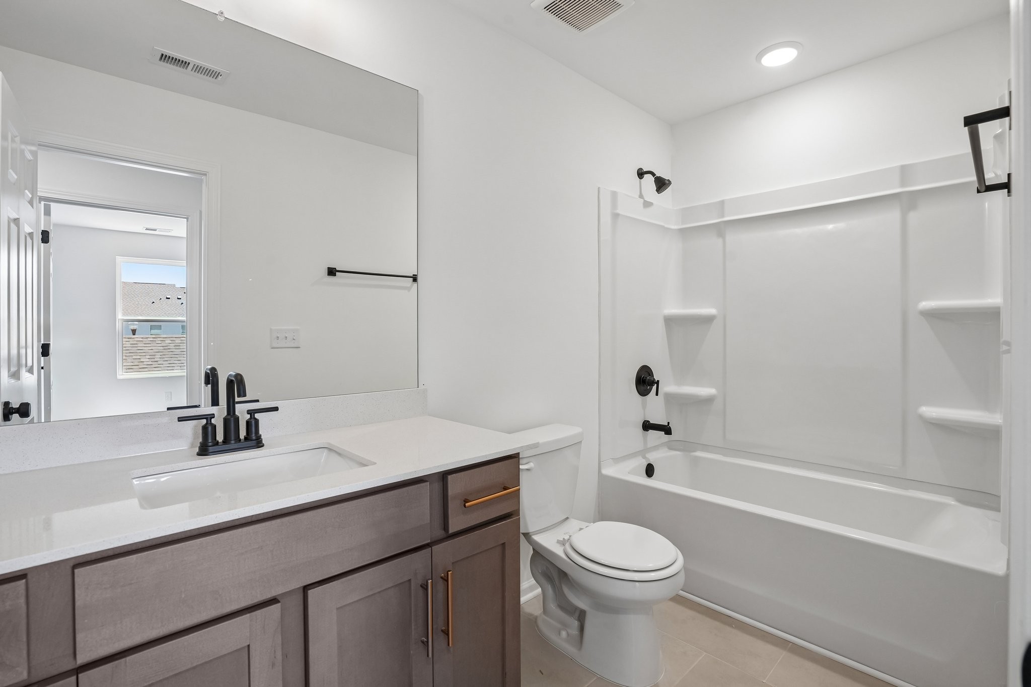2900 Suzanne Landon Dr Unit: D4