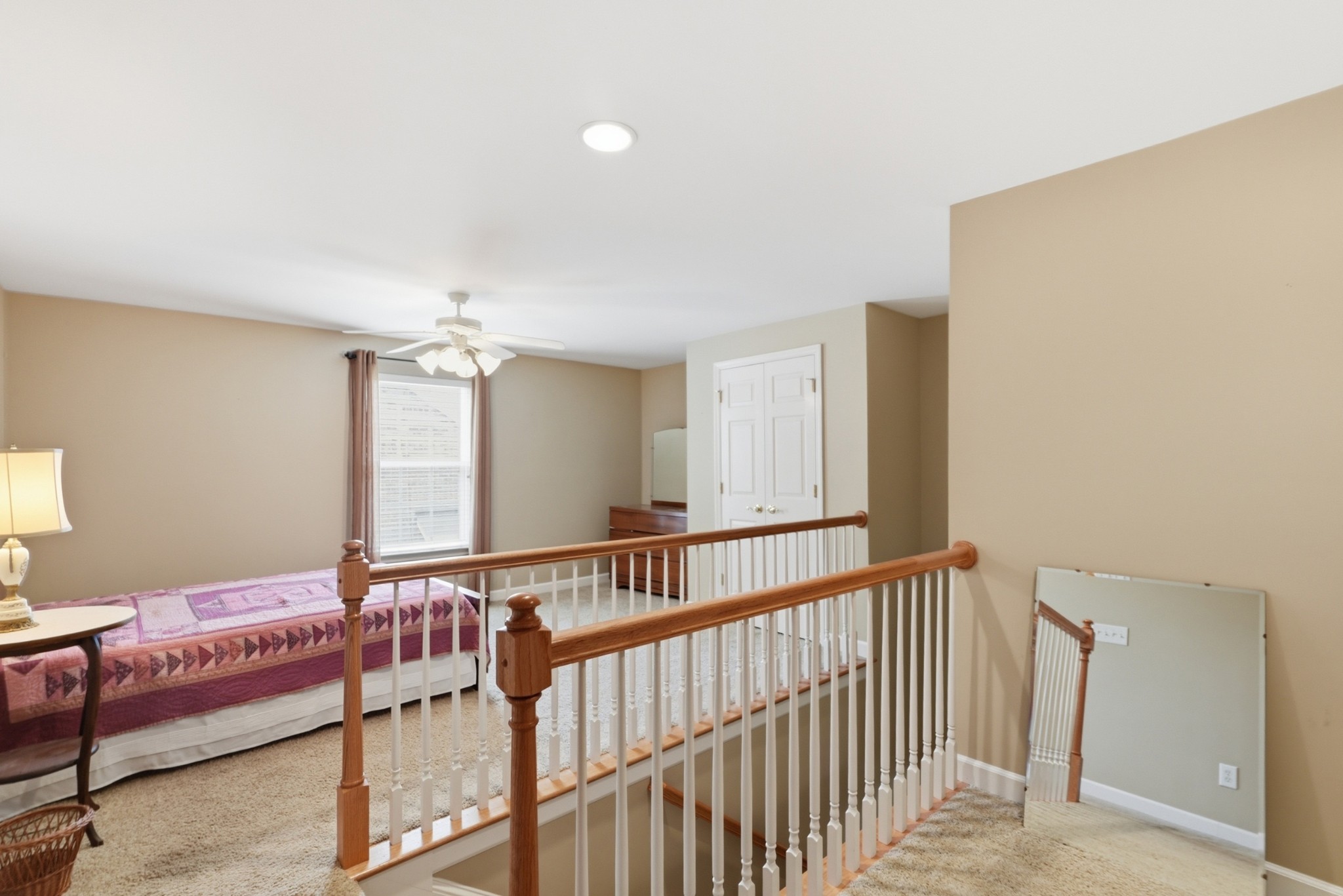 2 Hosier Ct