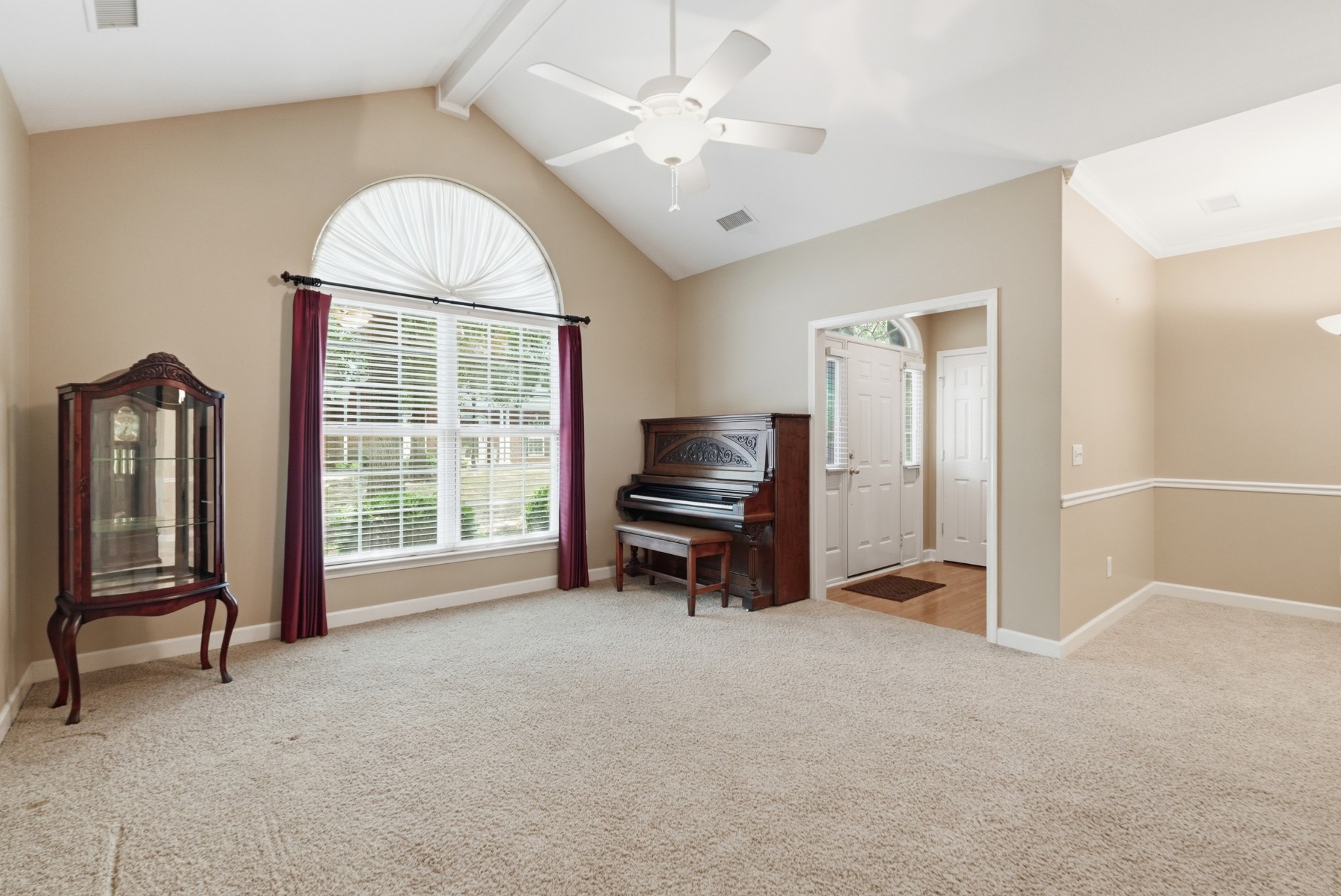 2 Hosier Ct