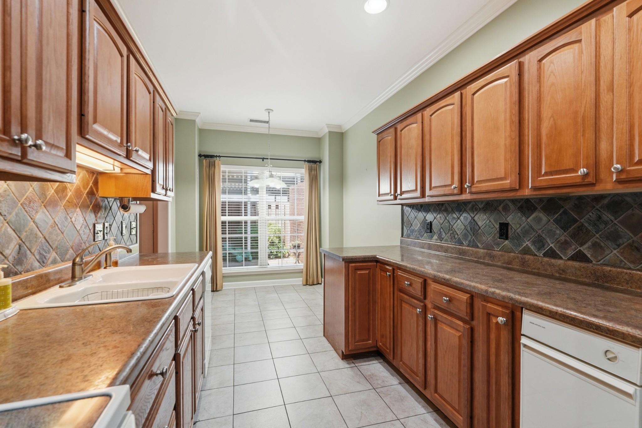 2 Hosier Ct
