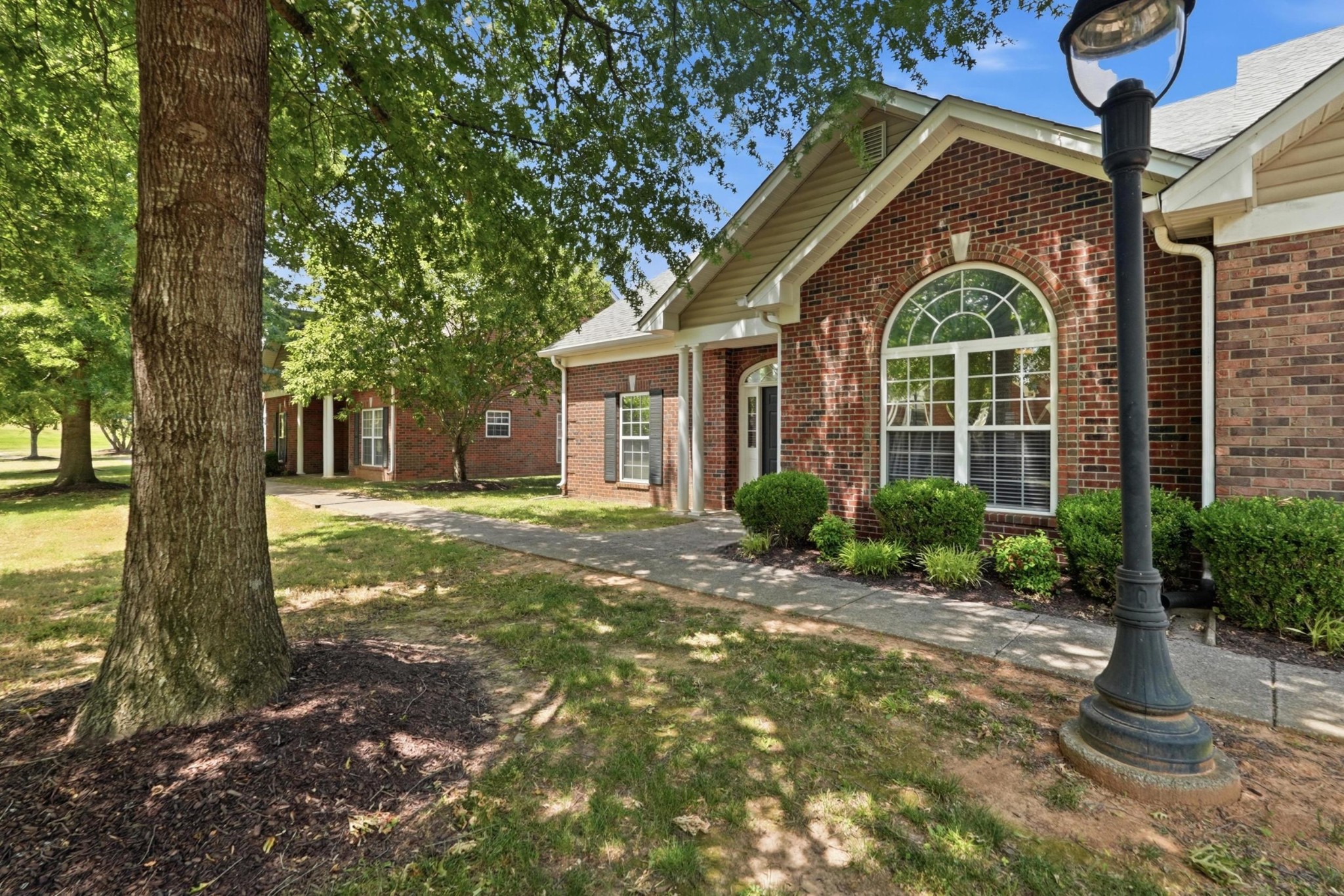 2 Hosier Ct