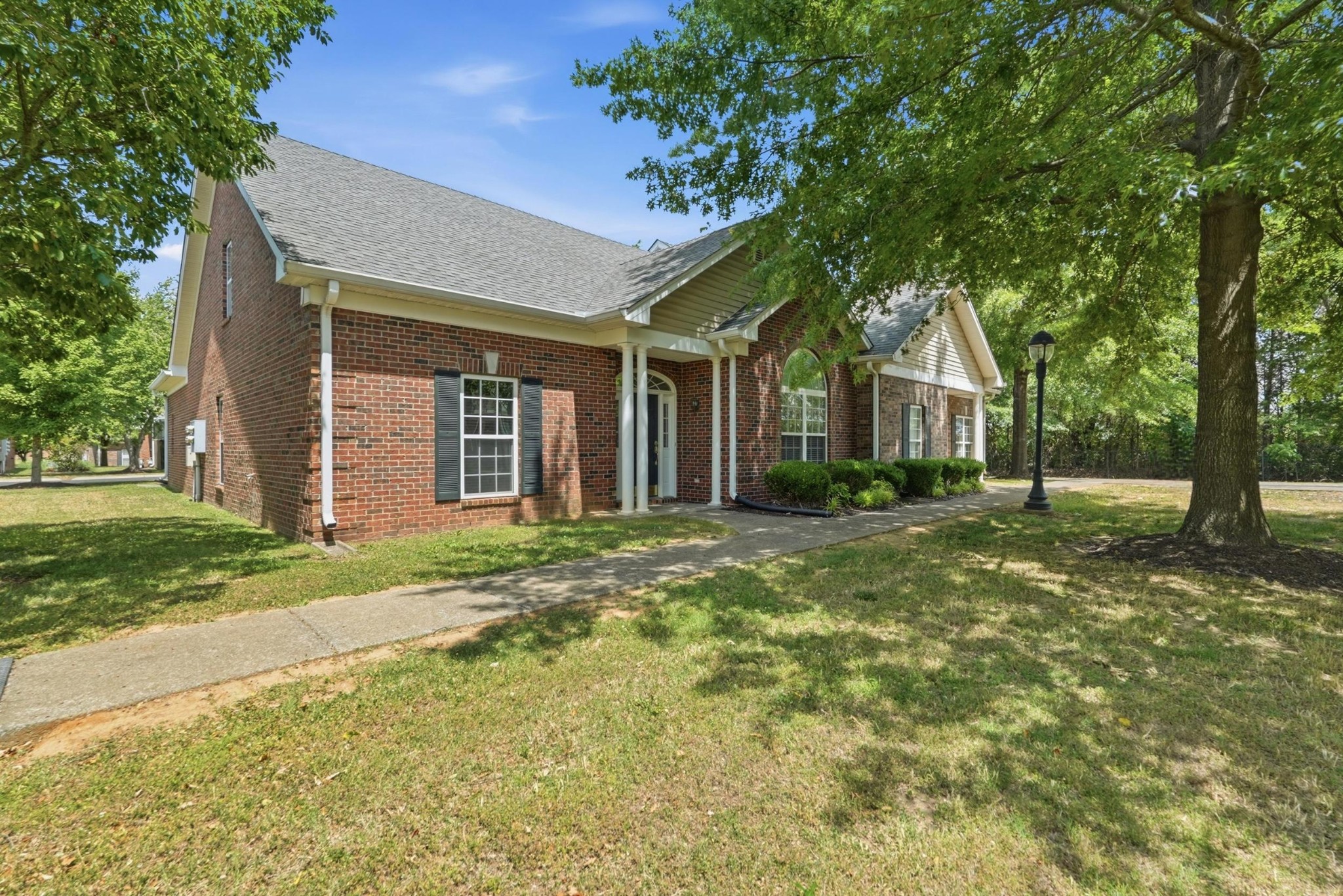 2 Hosier Ct