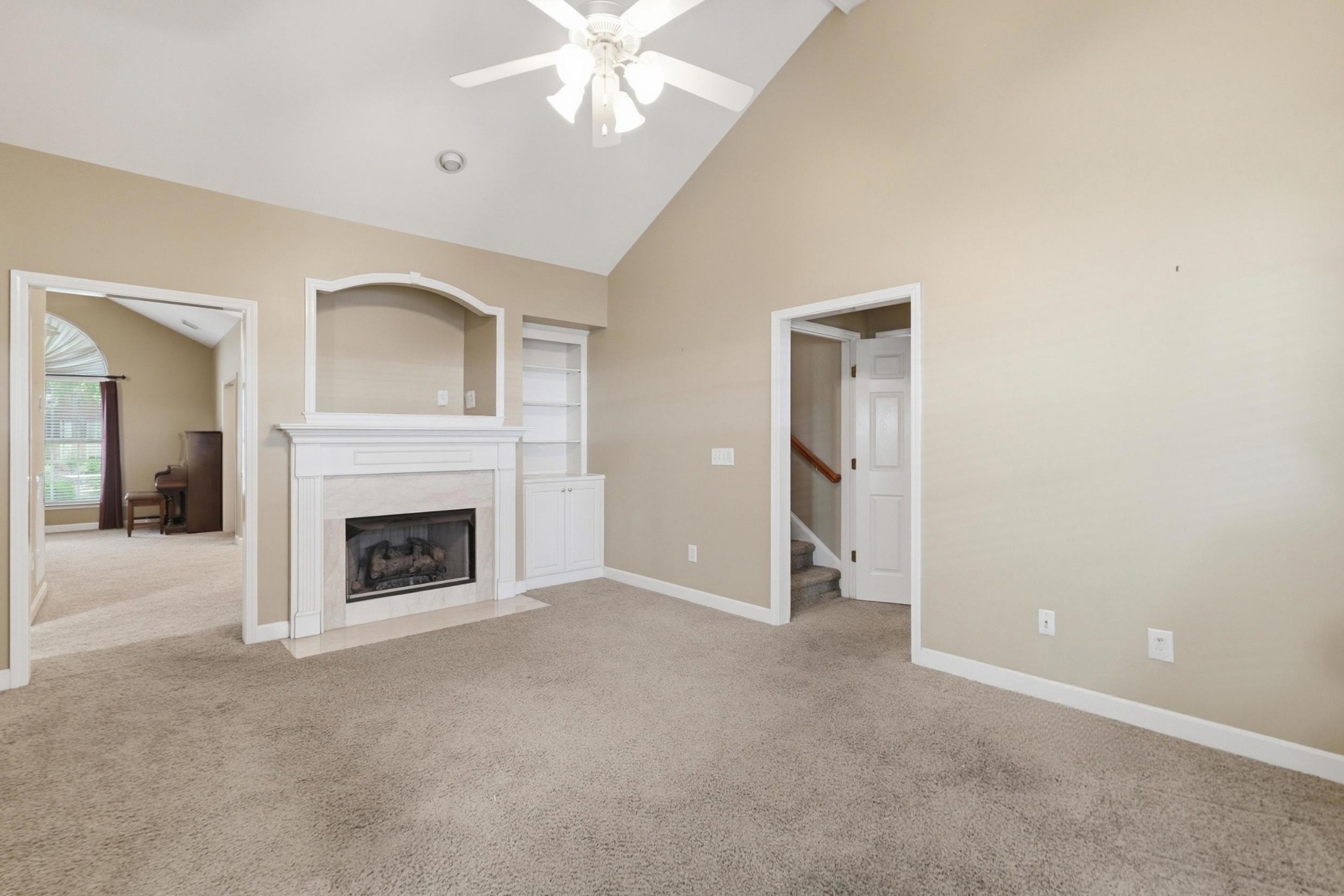 2 Hosier Ct