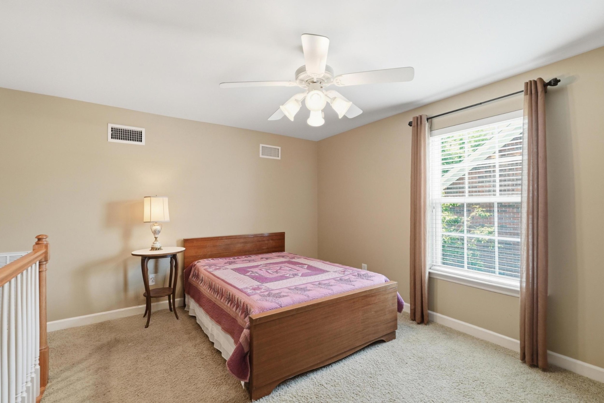 2 Hosier Ct