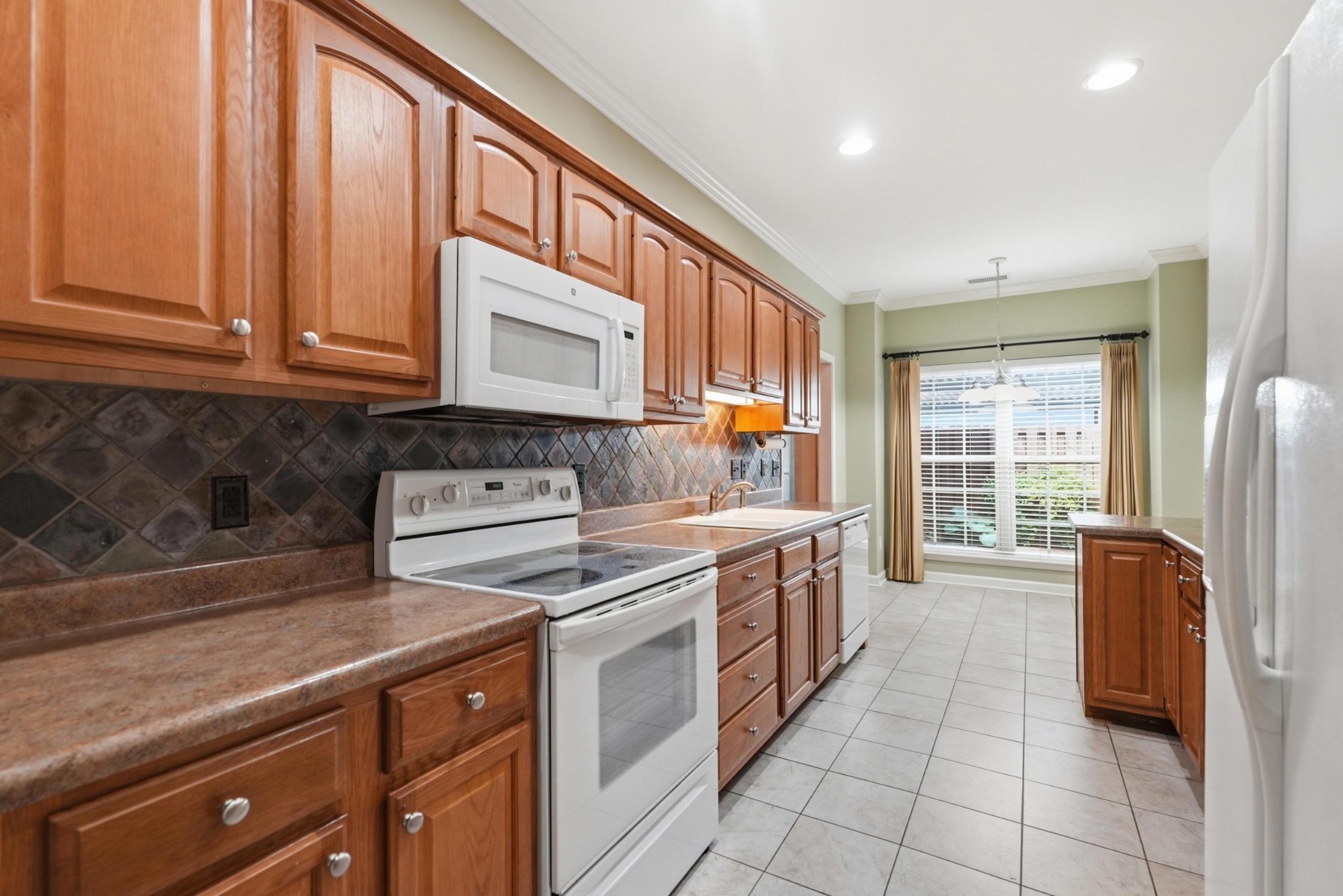 2 Hosier Ct