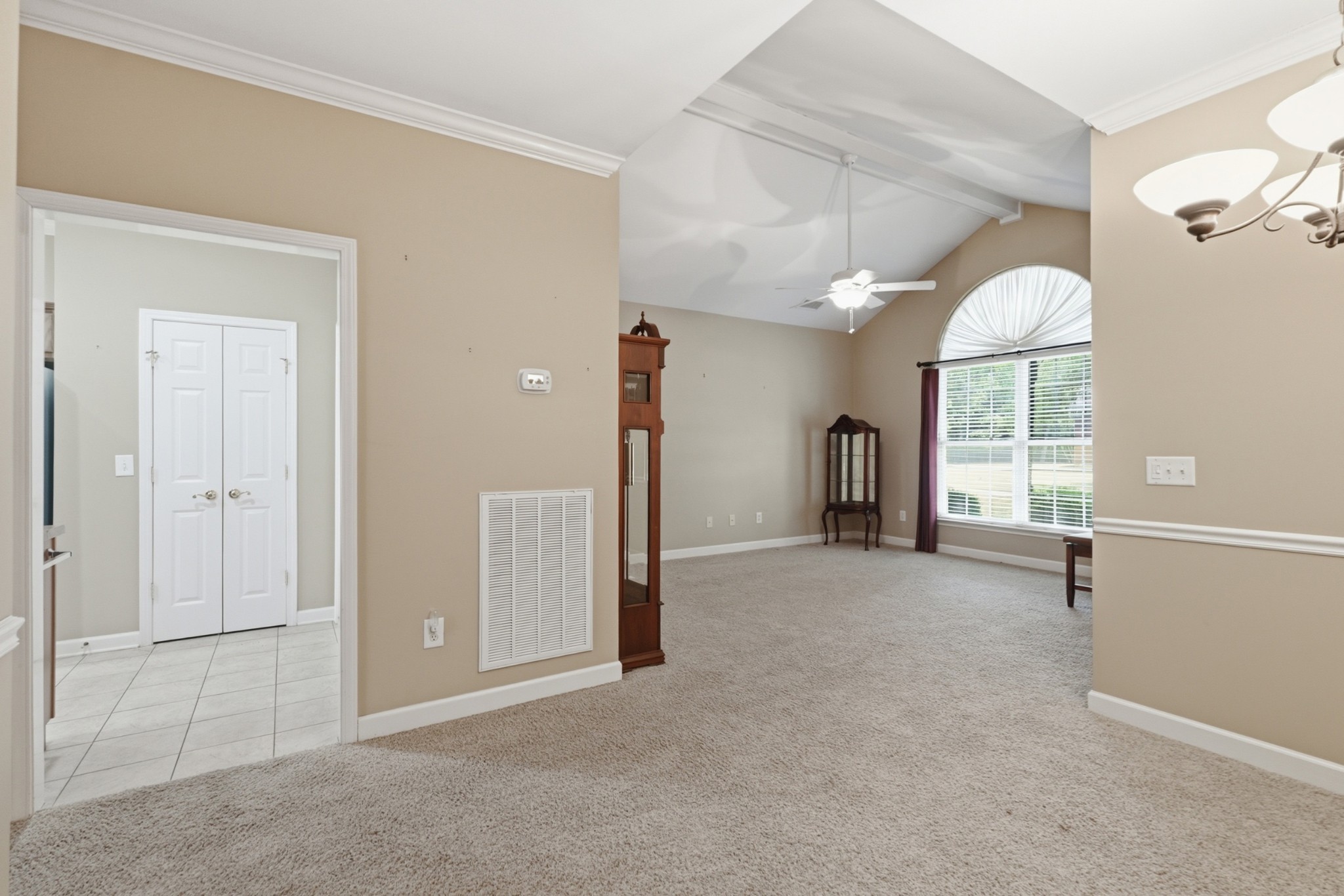2 Hosier Ct