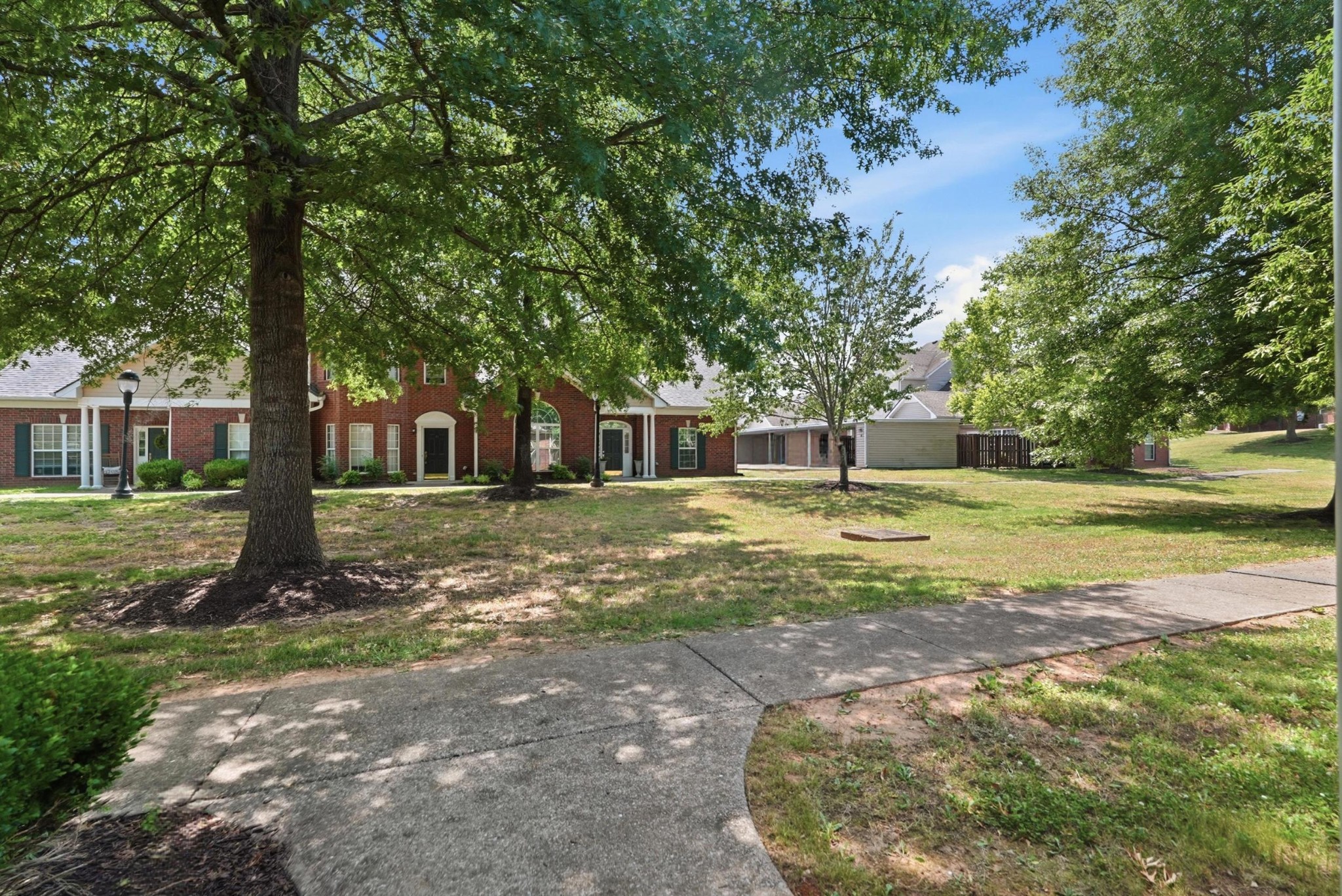 2 Hosier Ct