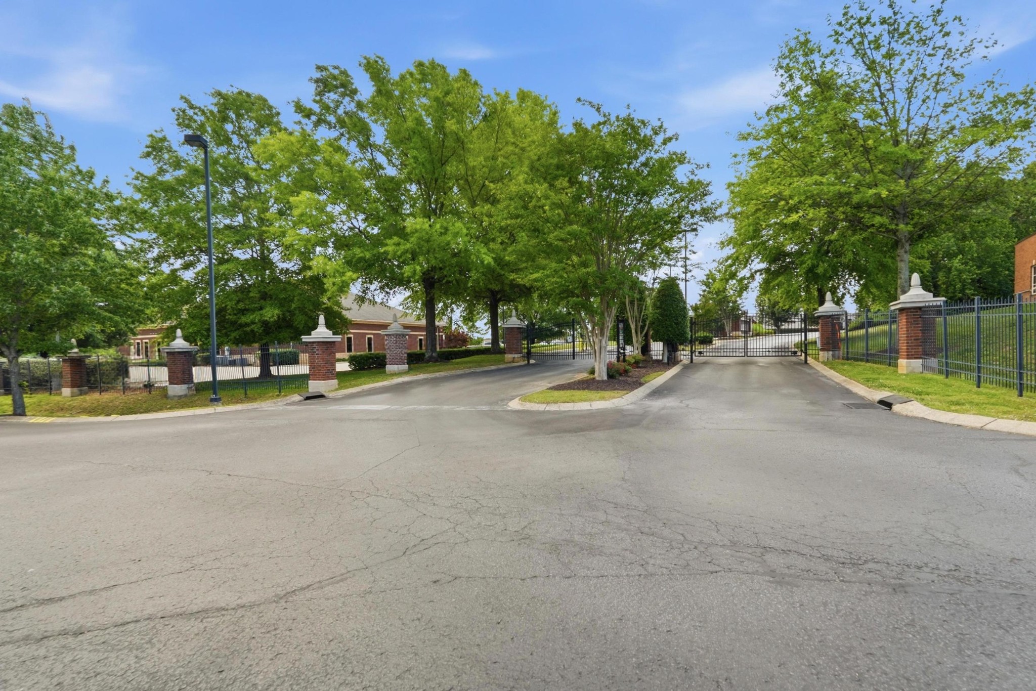 2 Hosier Ct