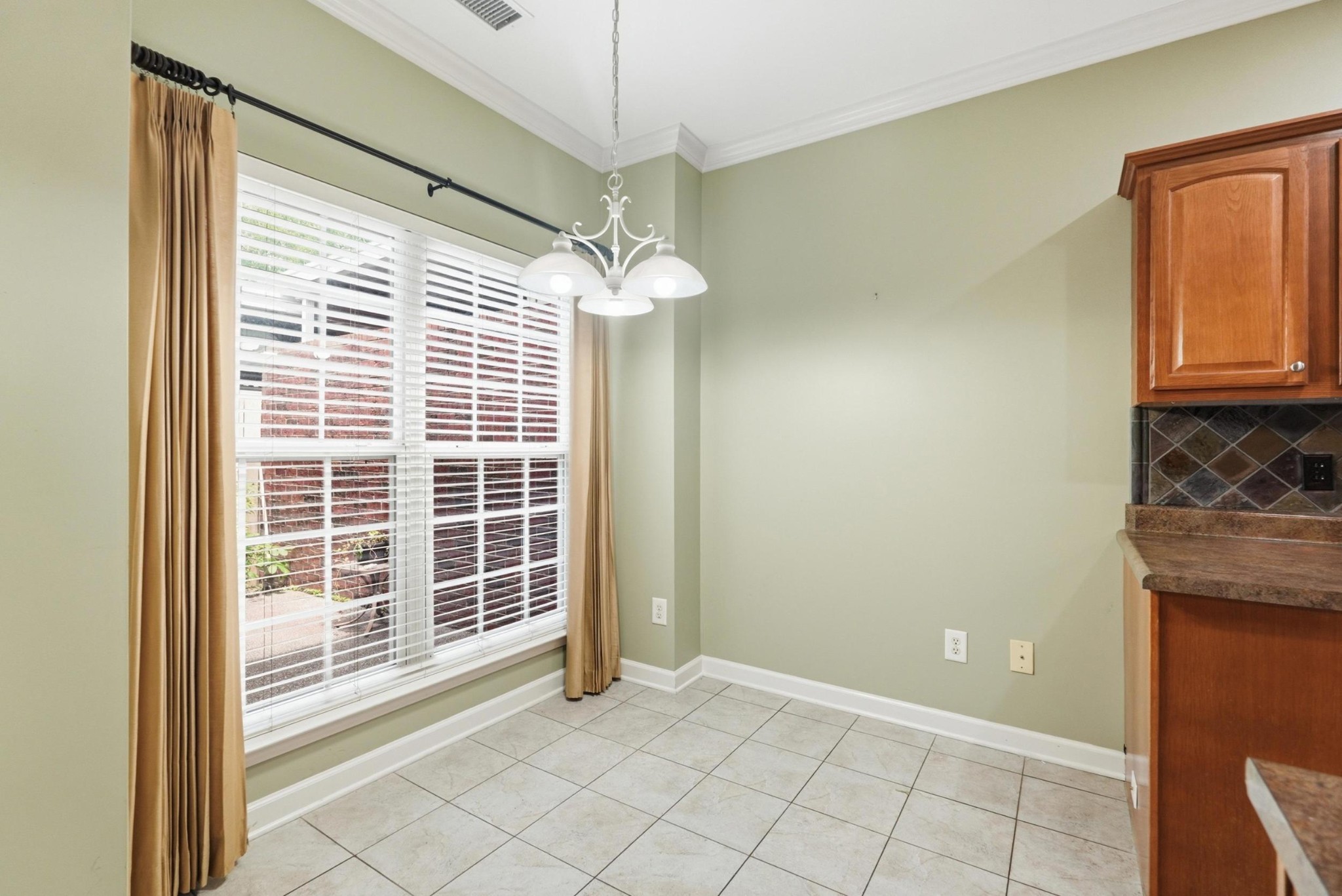 2 Hosier Ct