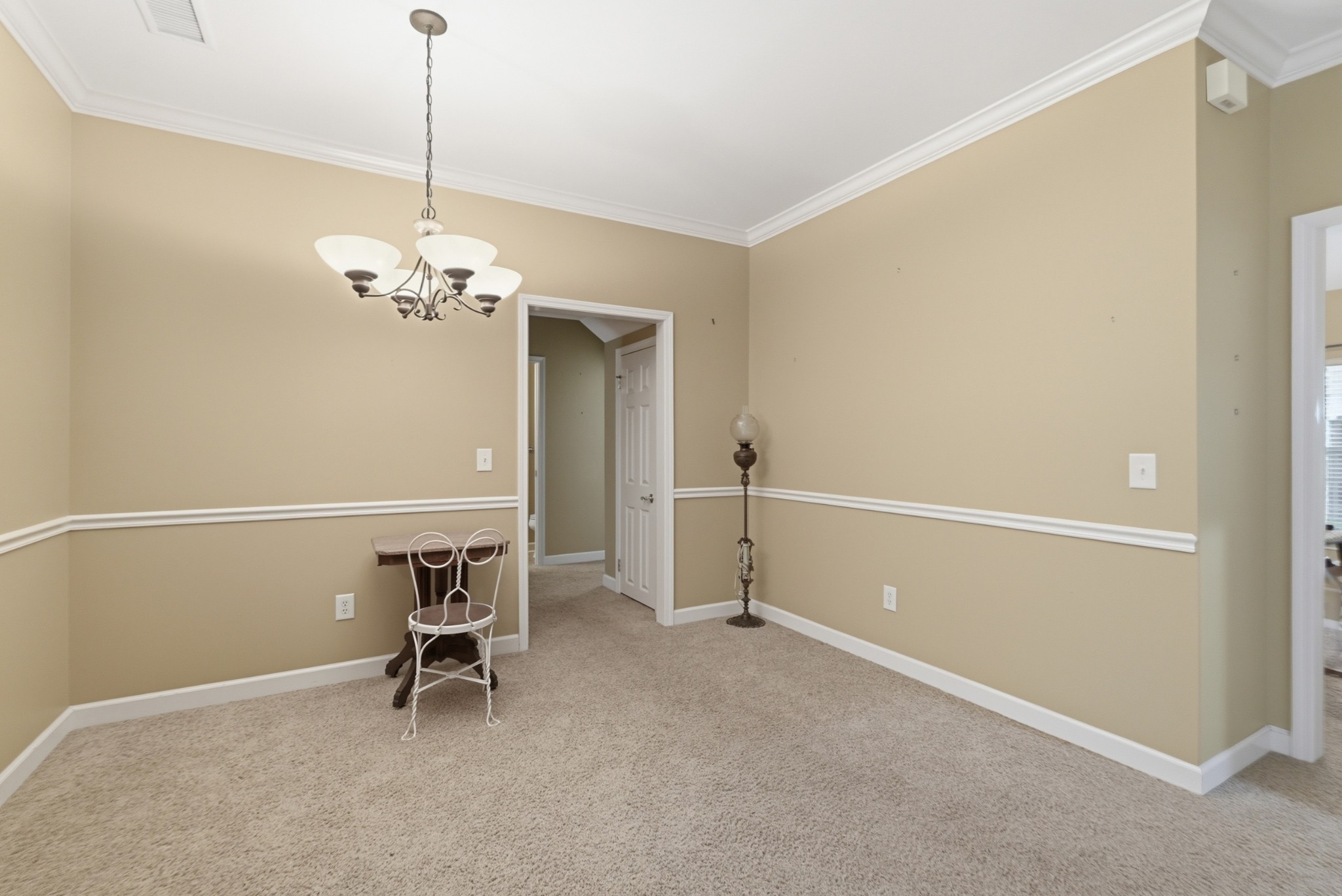 2 Hosier Ct