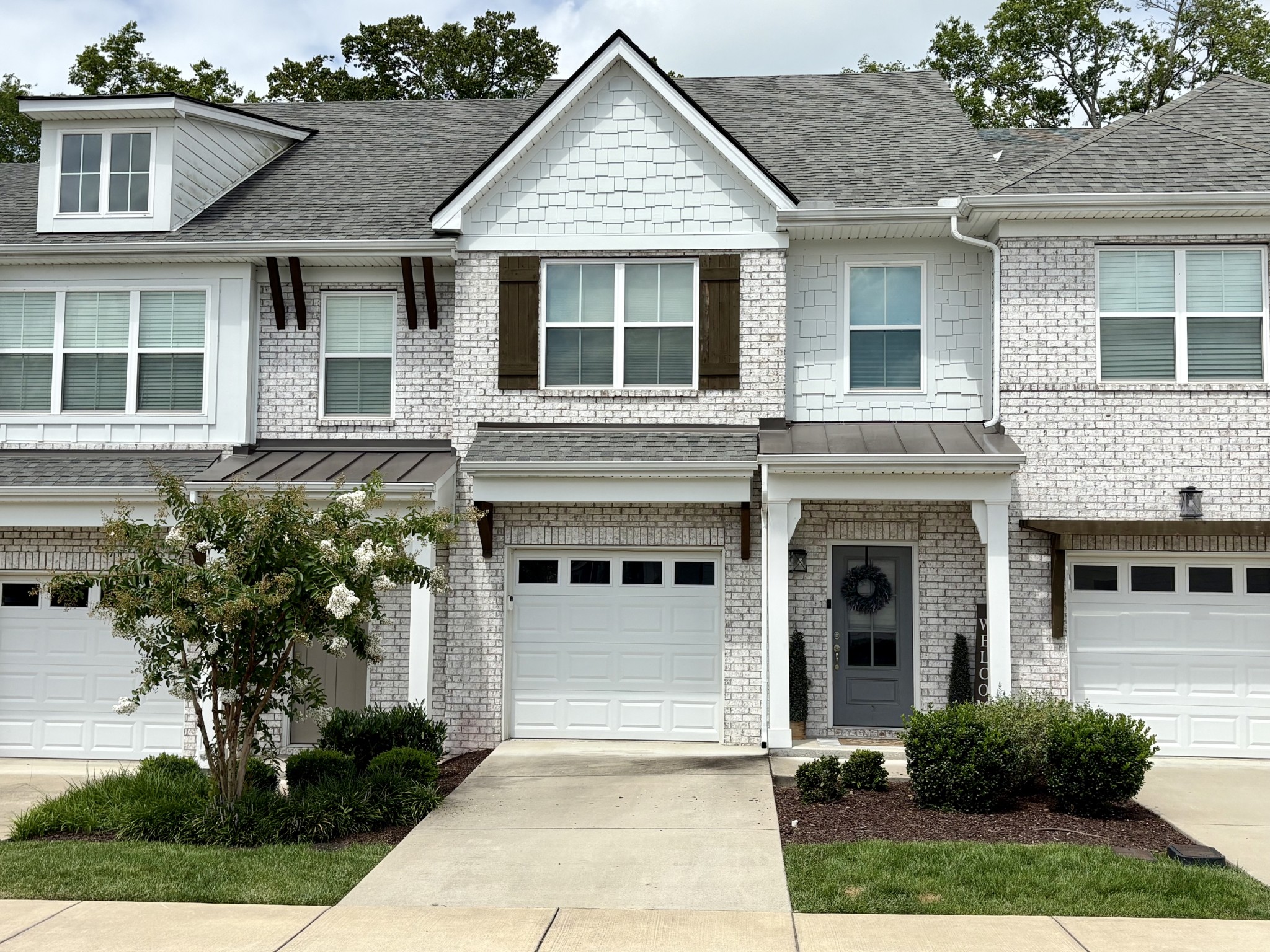 352 Banbury Dr