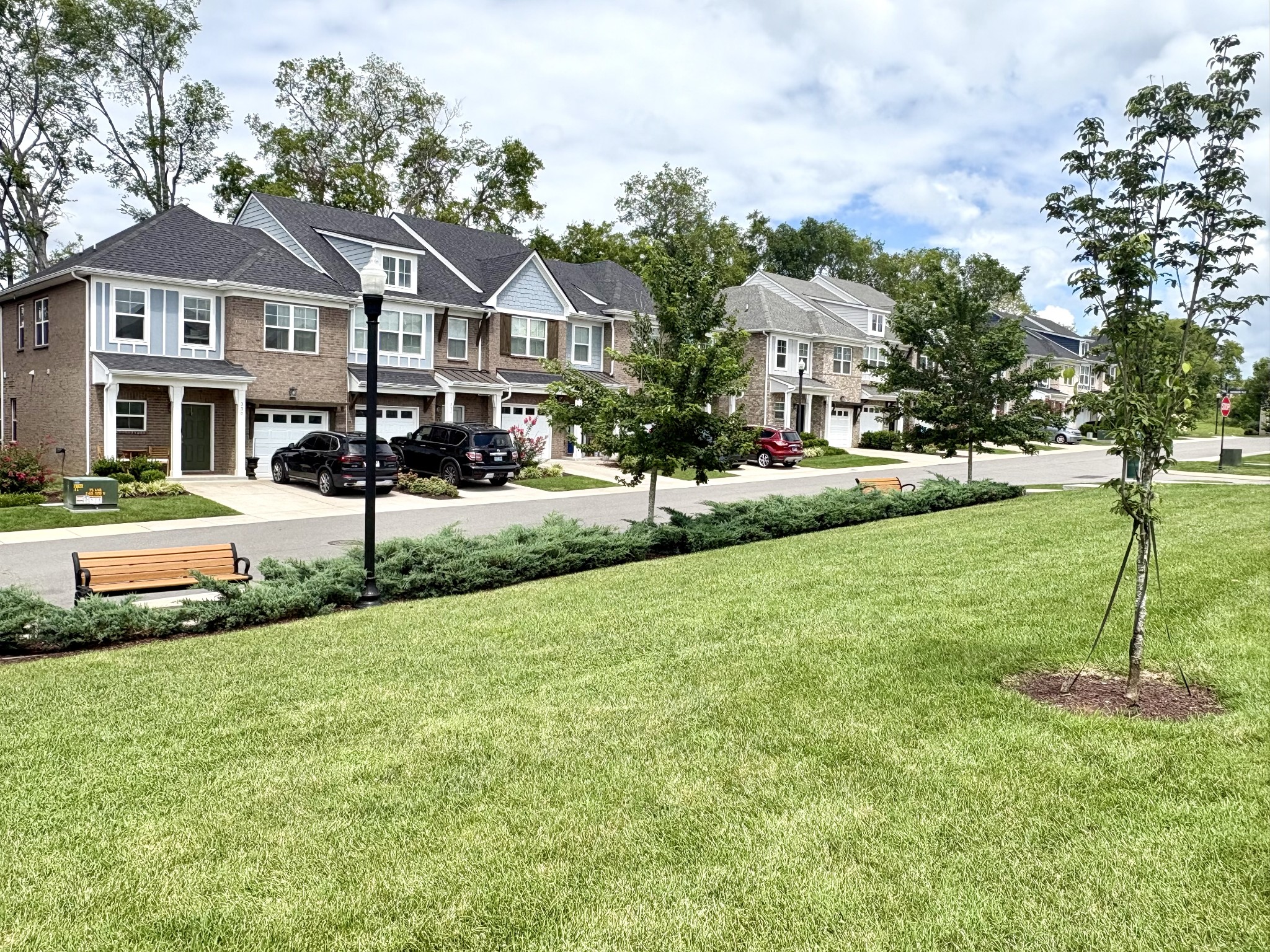 352 Banbury Dr