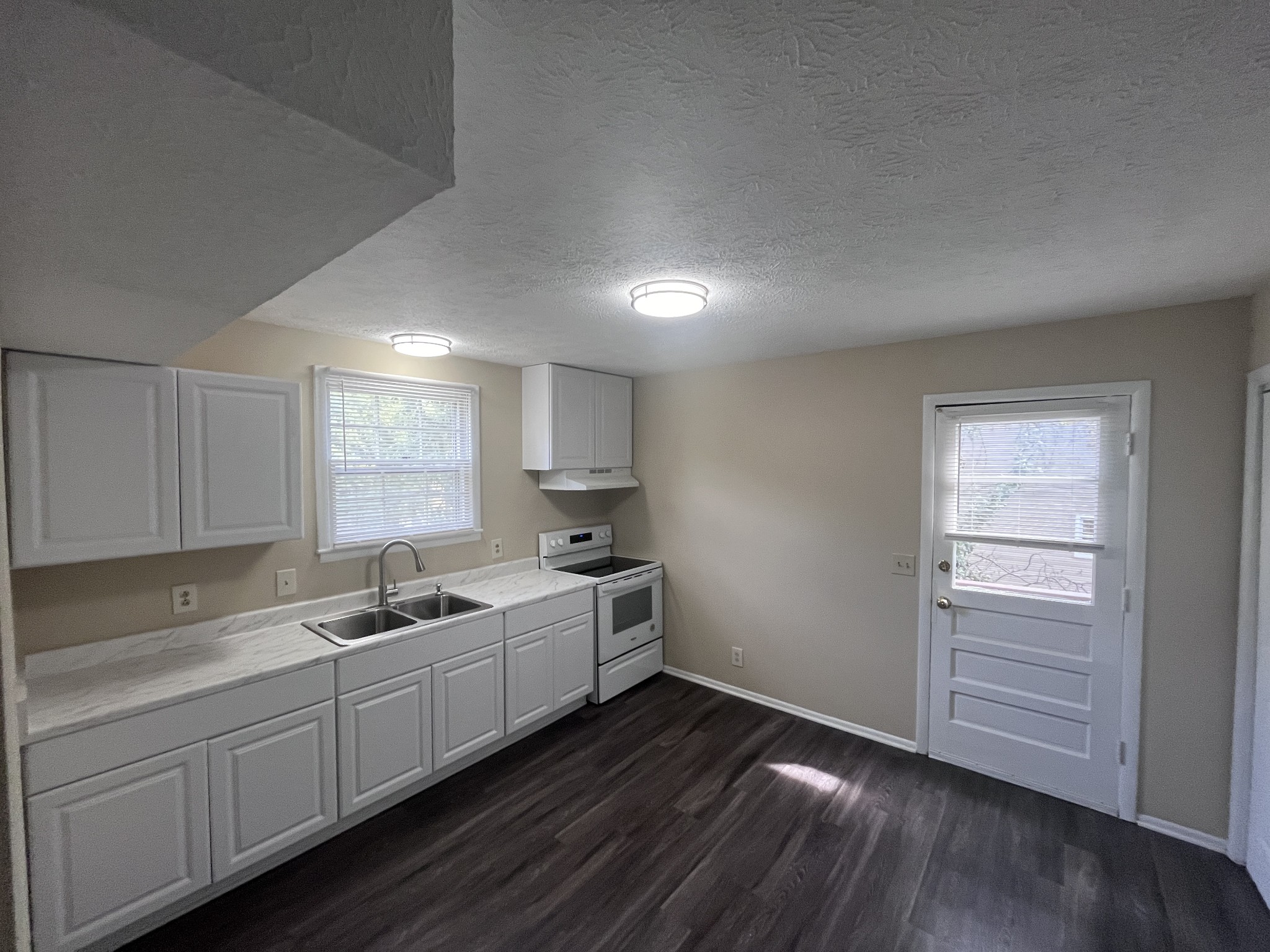 400 Gillespie Ct