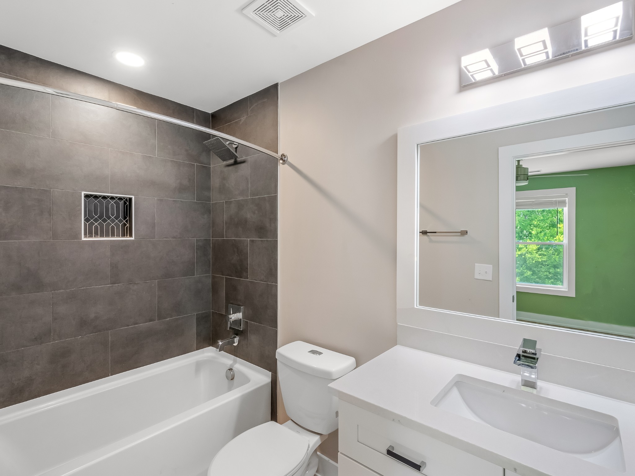2116 Courtney Ave Unit: A