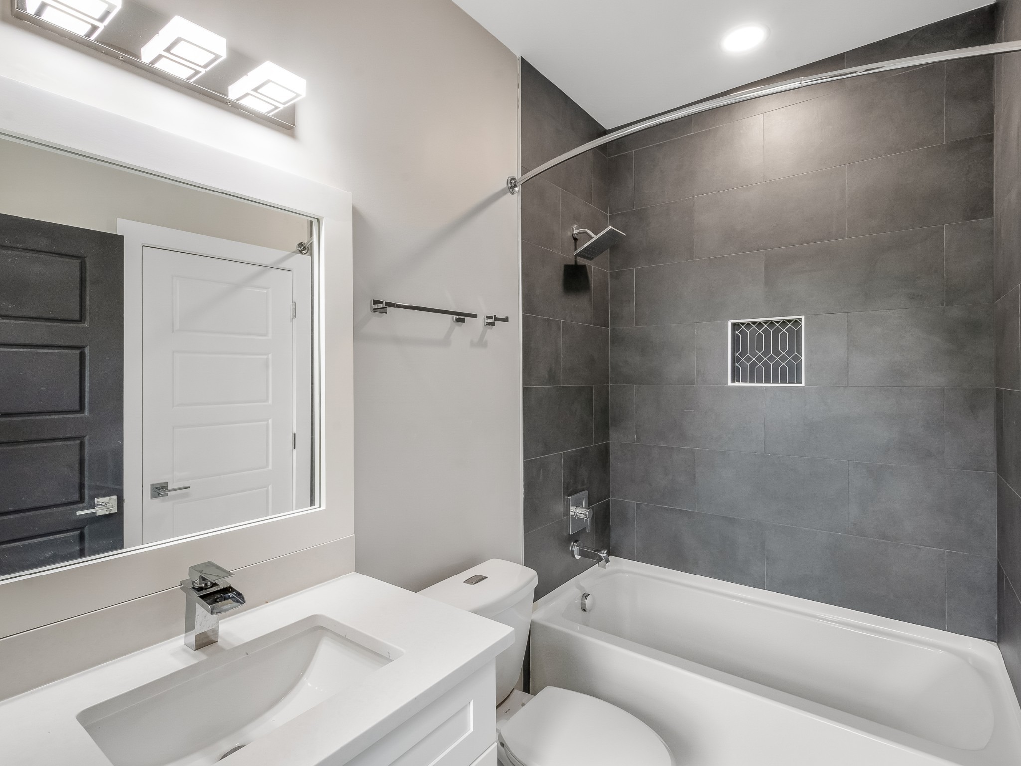 2116 Courtney Ave Unit: A