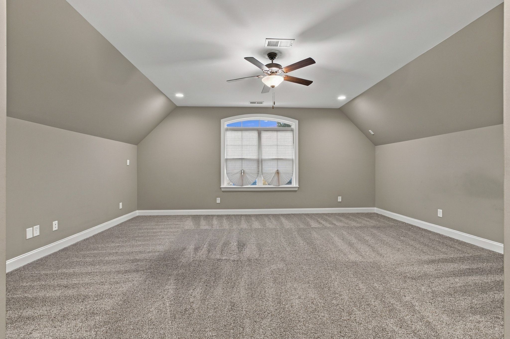 843 Bloomdale Trce
