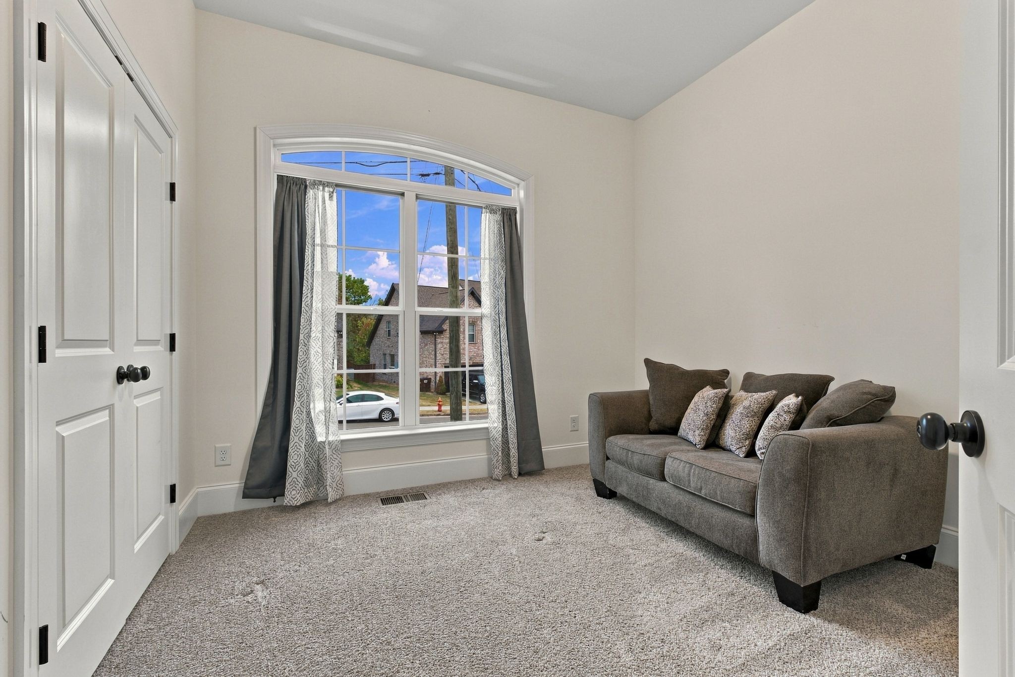 843 Bloomdale Trce