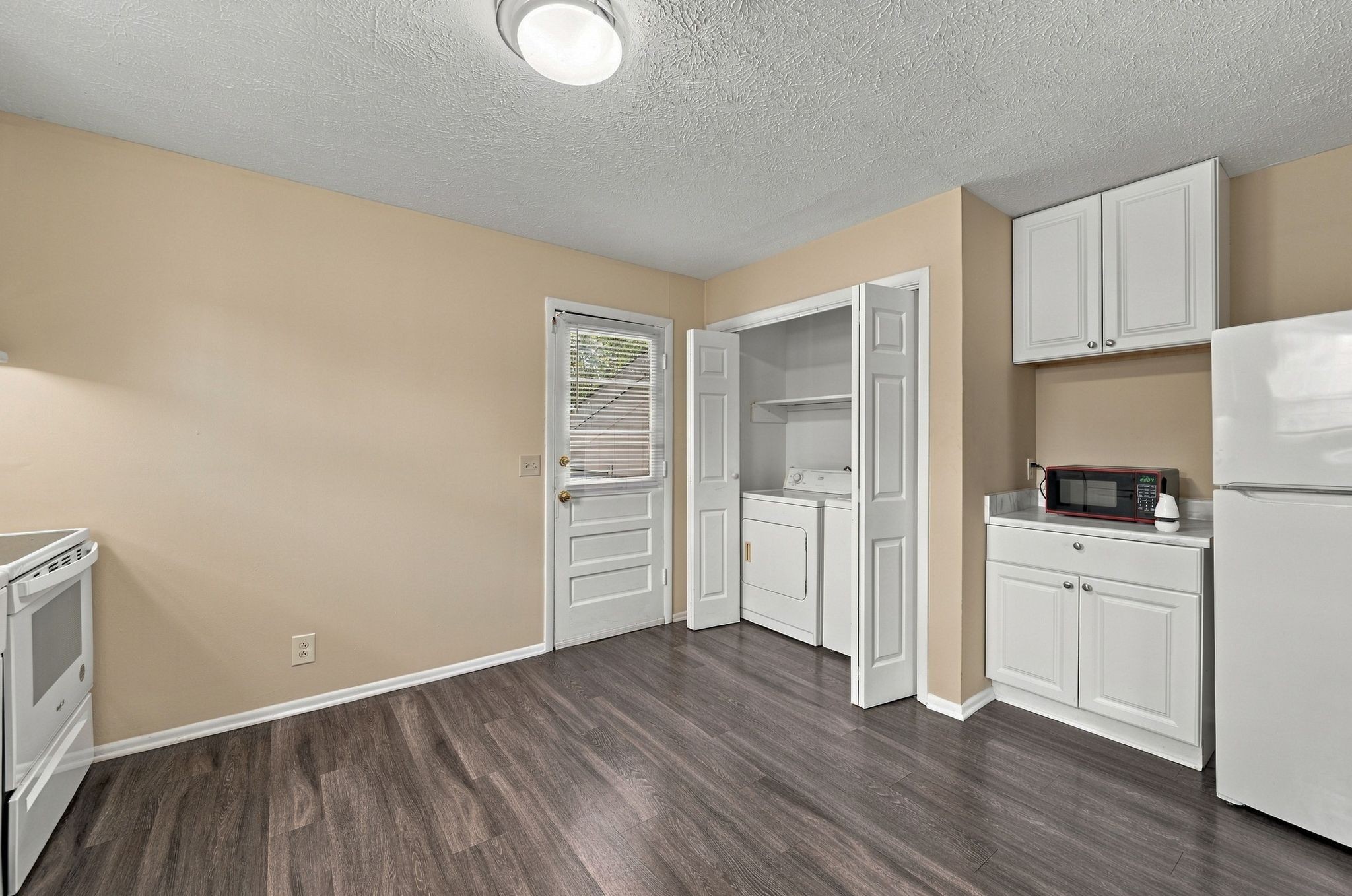 400 Gillespie Ct