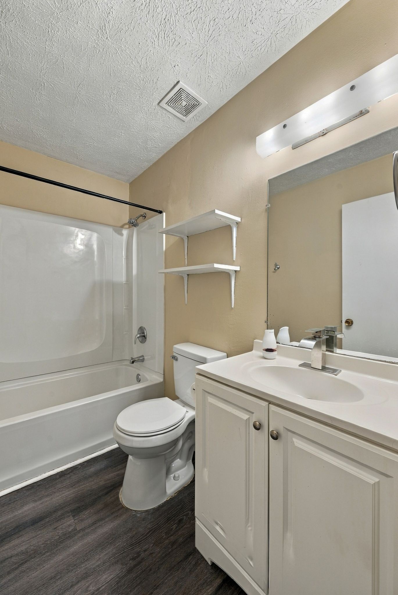 400 Gillespie Ct