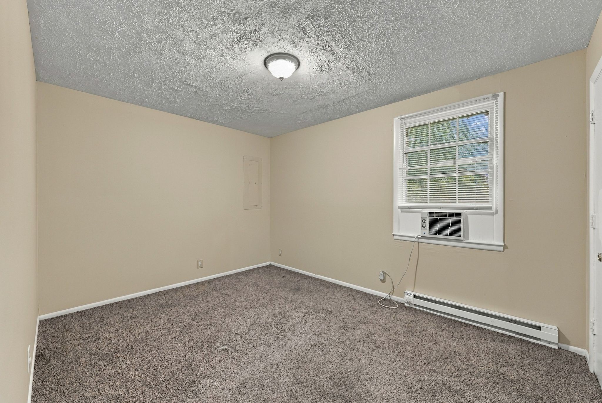 400 Gillespie Ct