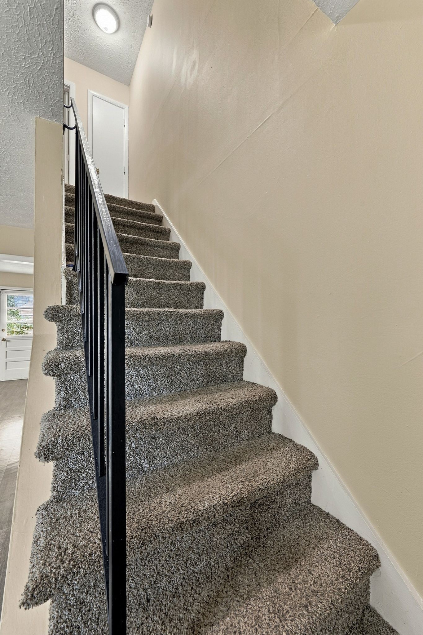 400 Gillespie Ct