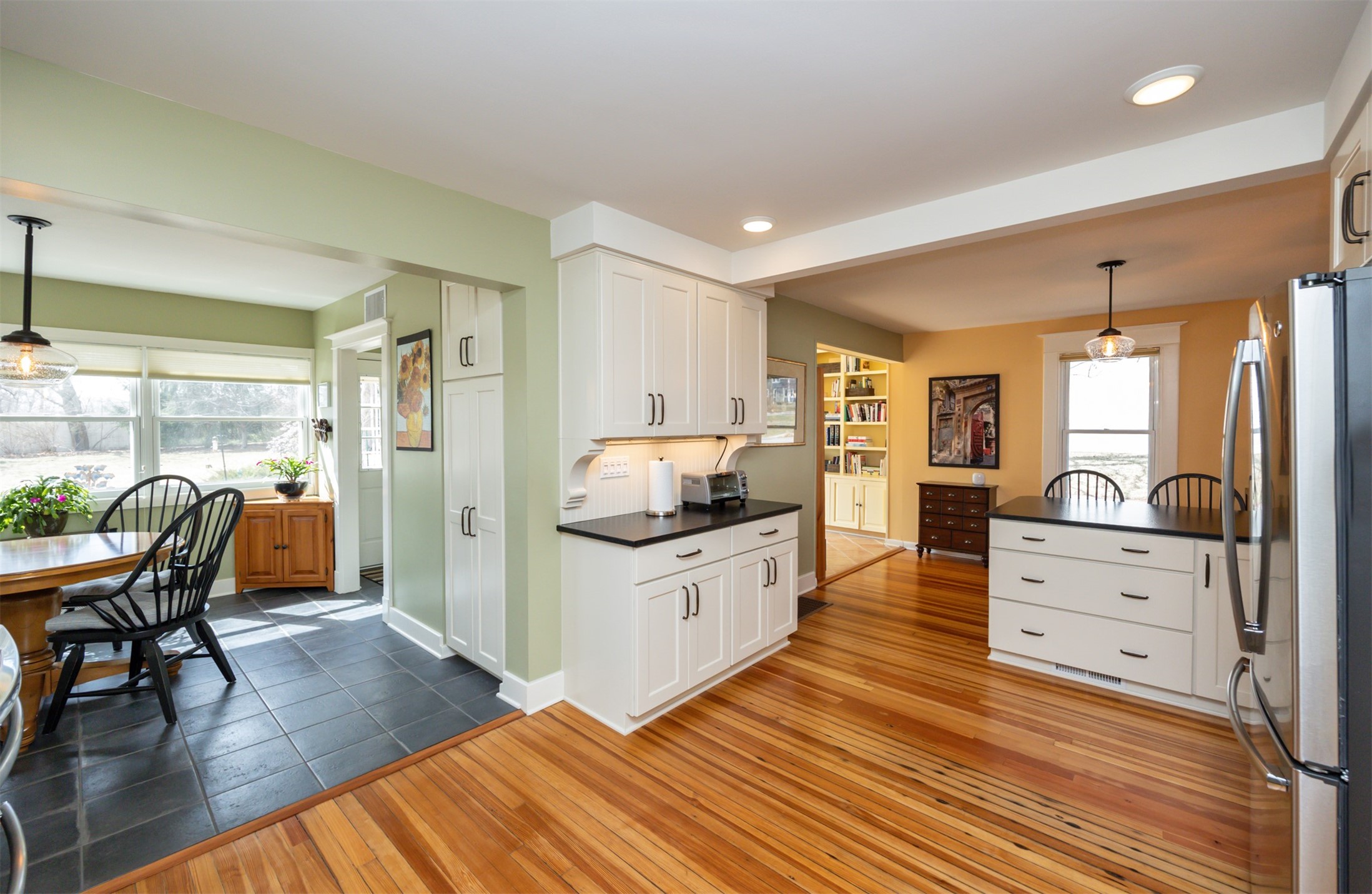 3800 Lincoln Place Drive