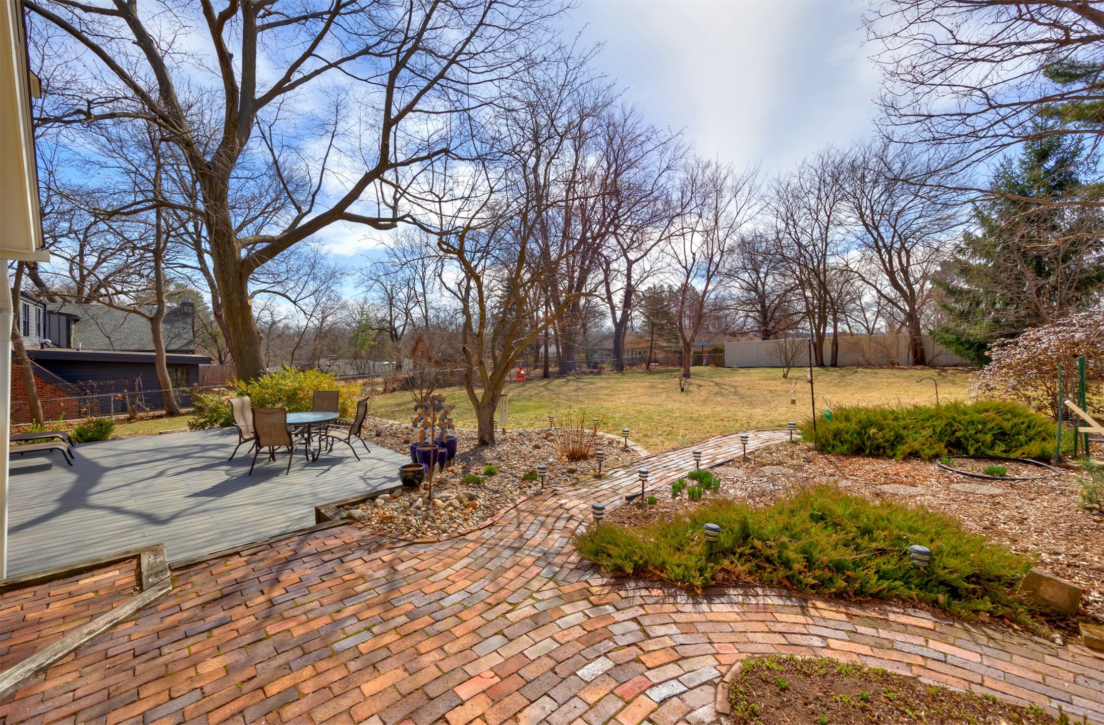 3800 Lincoln Place Drive