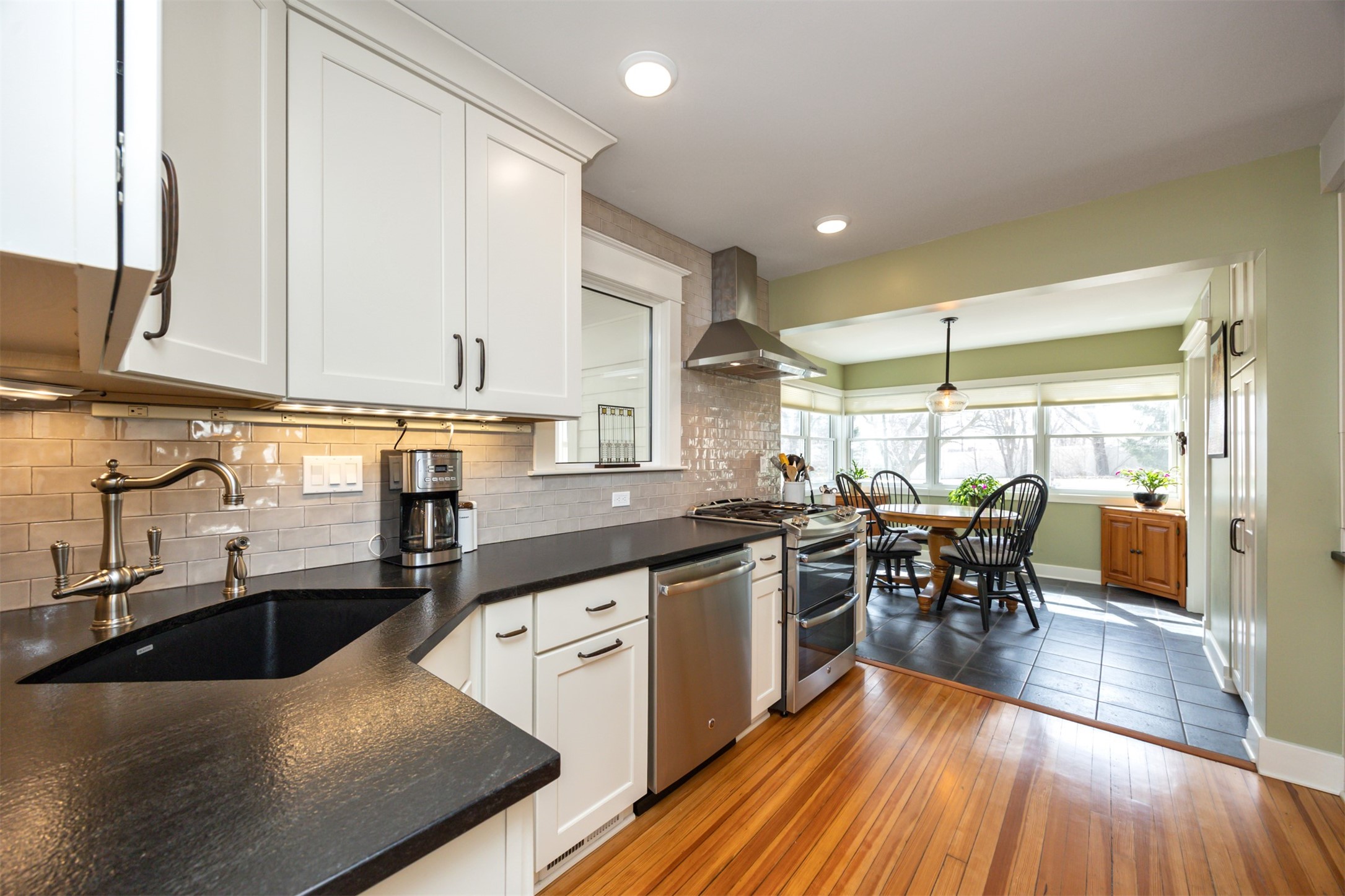 3800 Lincoln Place Drive