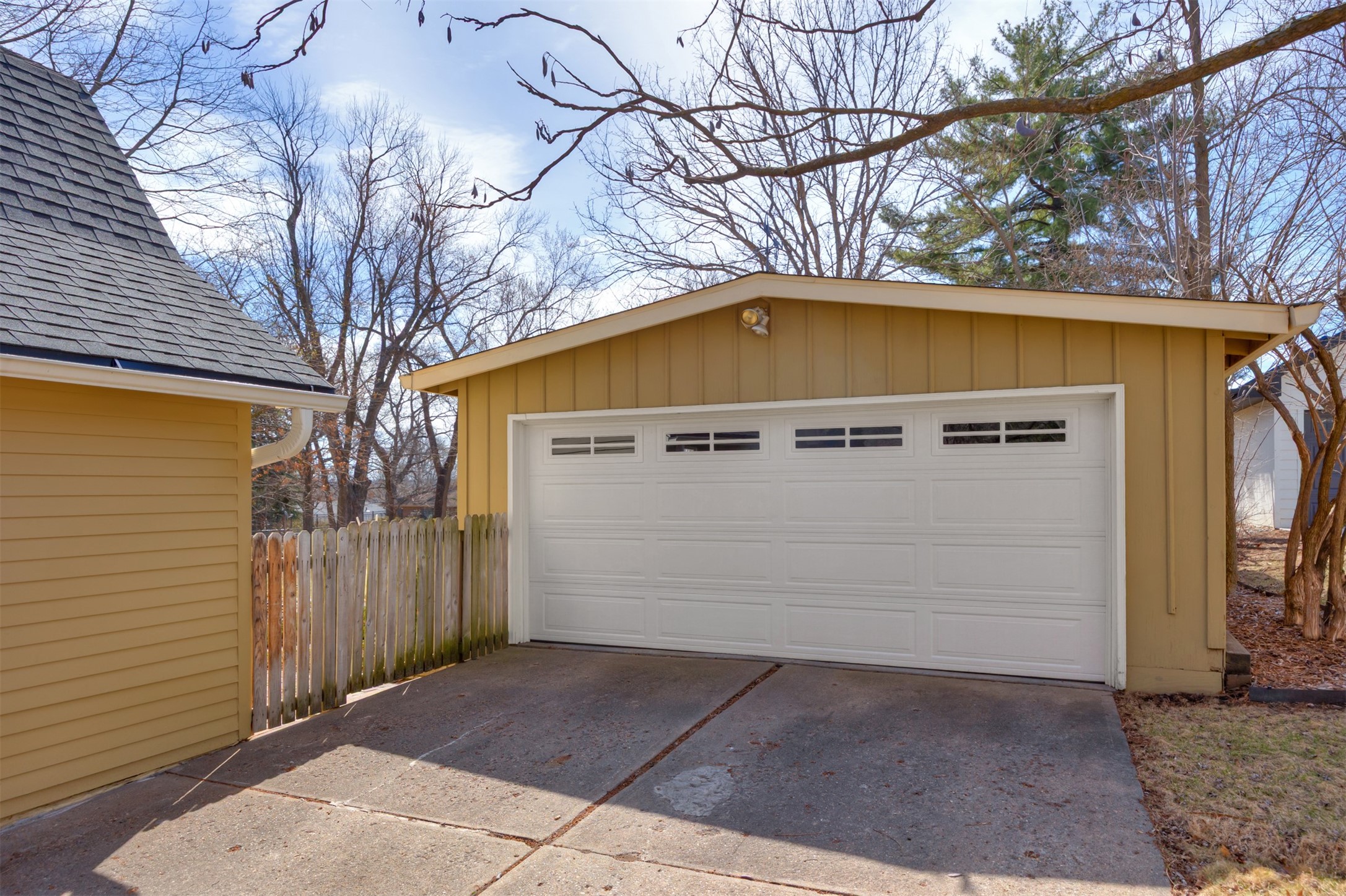 3800 Lincoln Place Drive