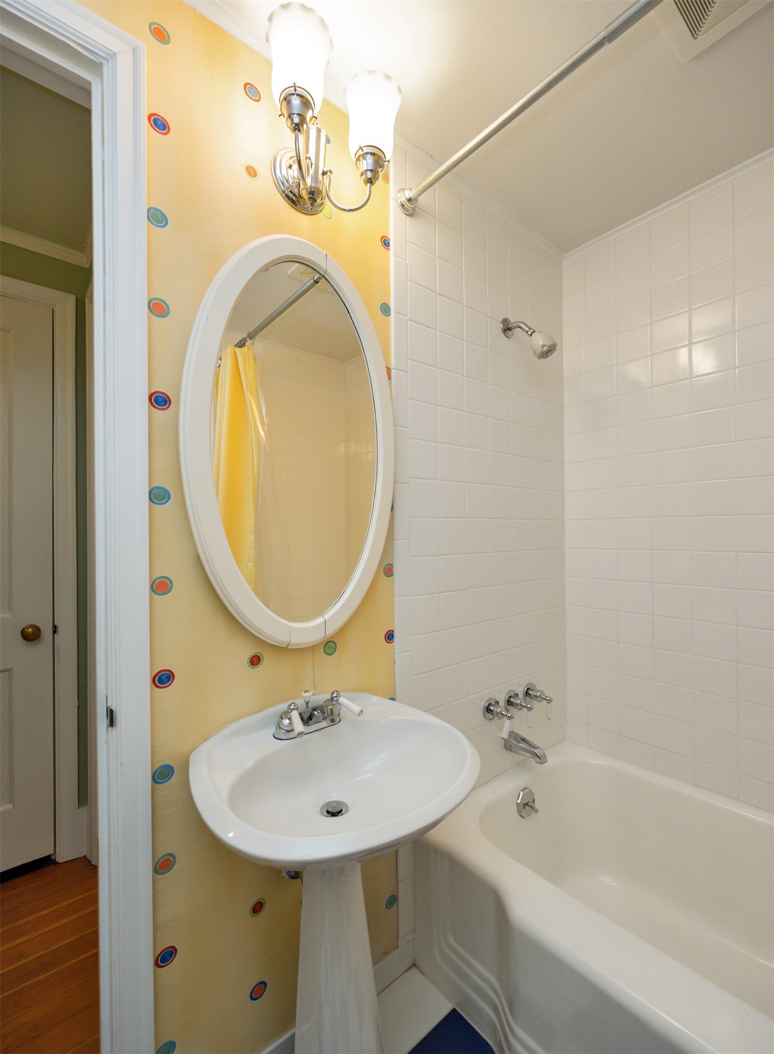 3800 Lincoln Place Drive