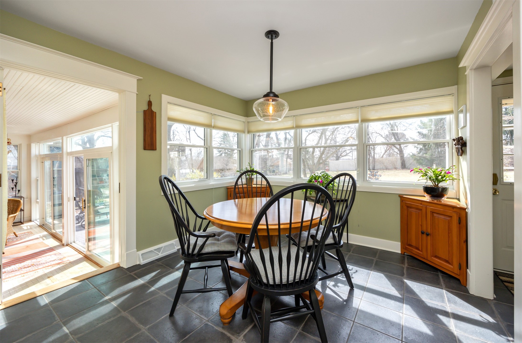 3800 Lincoln Place Drive