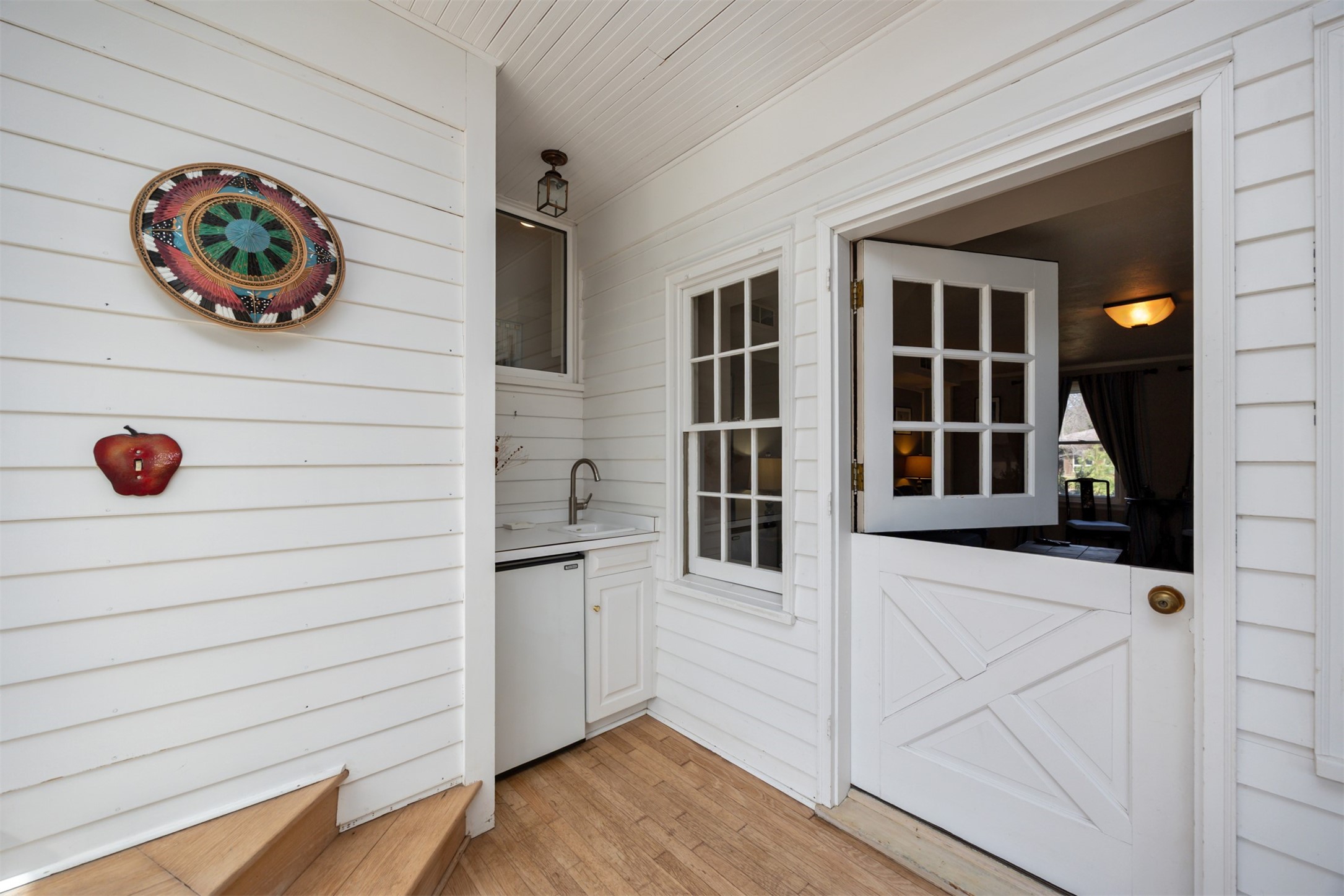 3800 Lincoln Place Drive