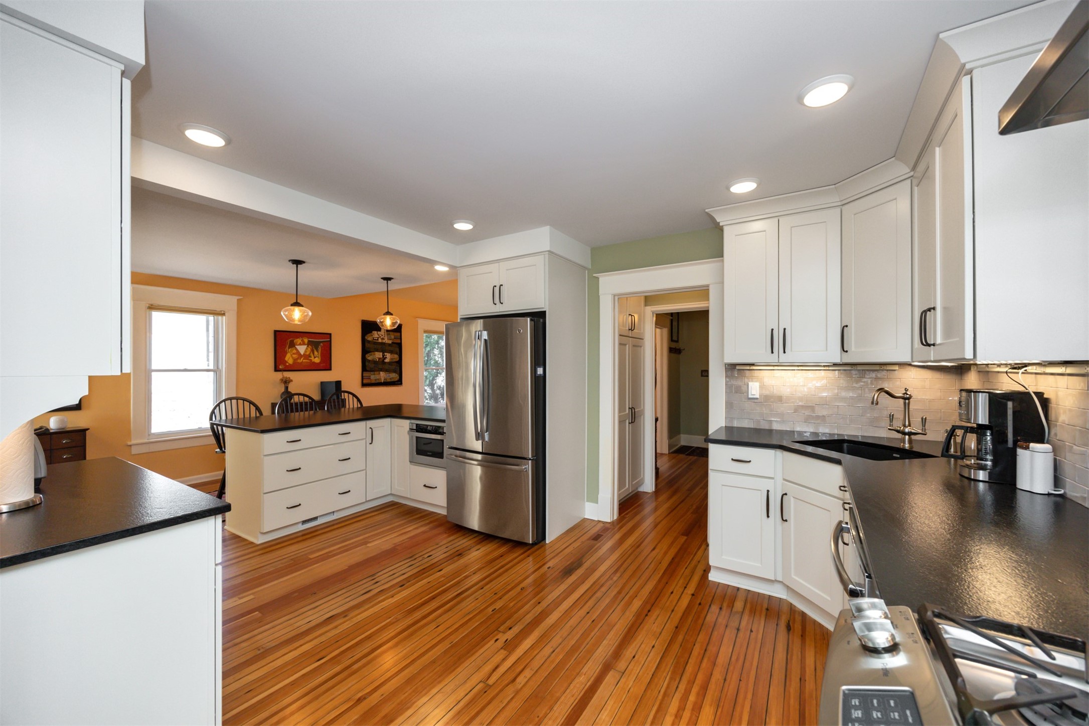 3800 Lincoln Place Drive