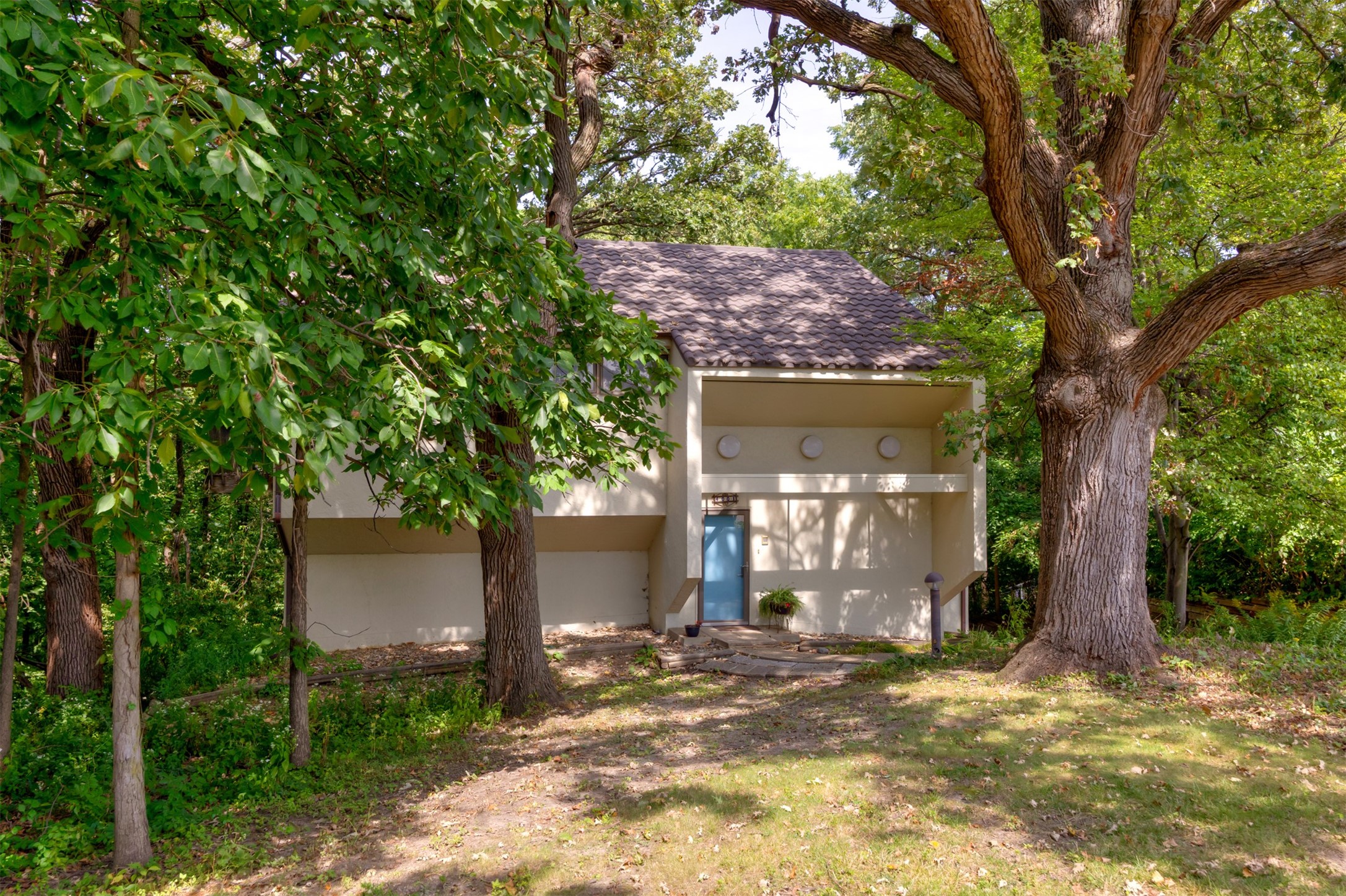 4001 Crestmoor Place