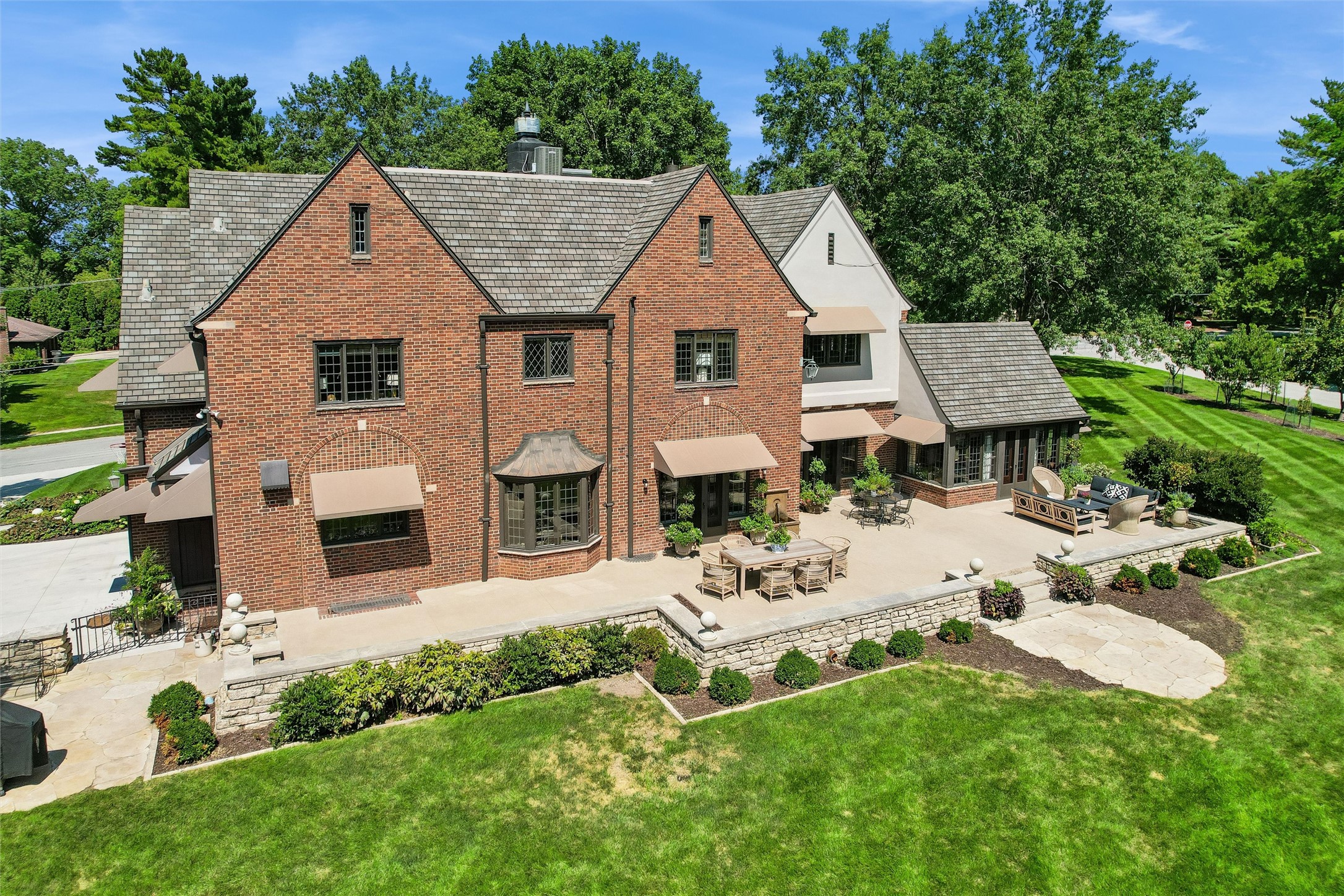 5300 Harwood Drive