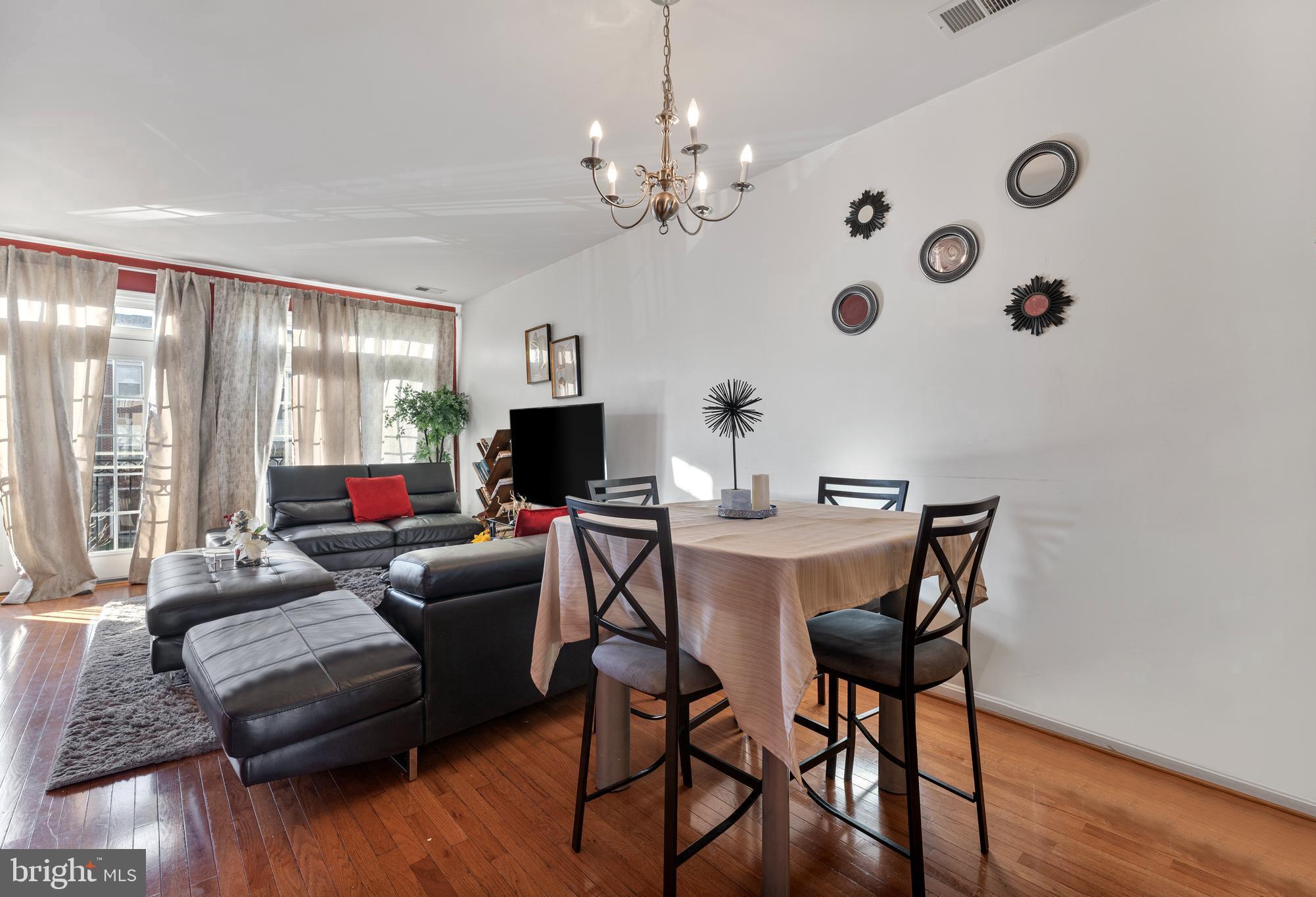15614 John Diskin Cir