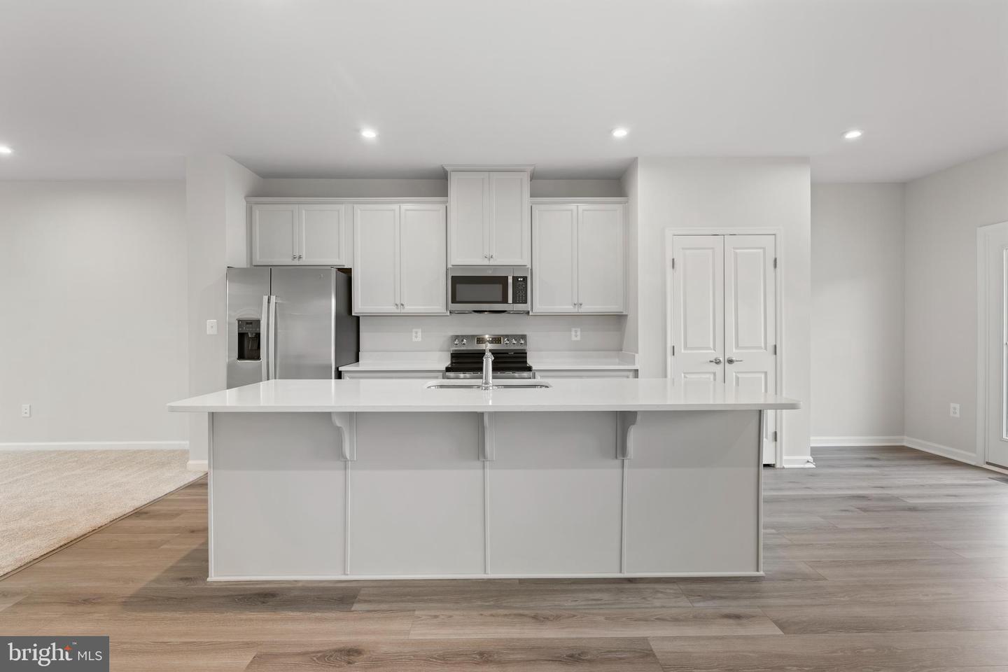 9344 TANFIELD DR