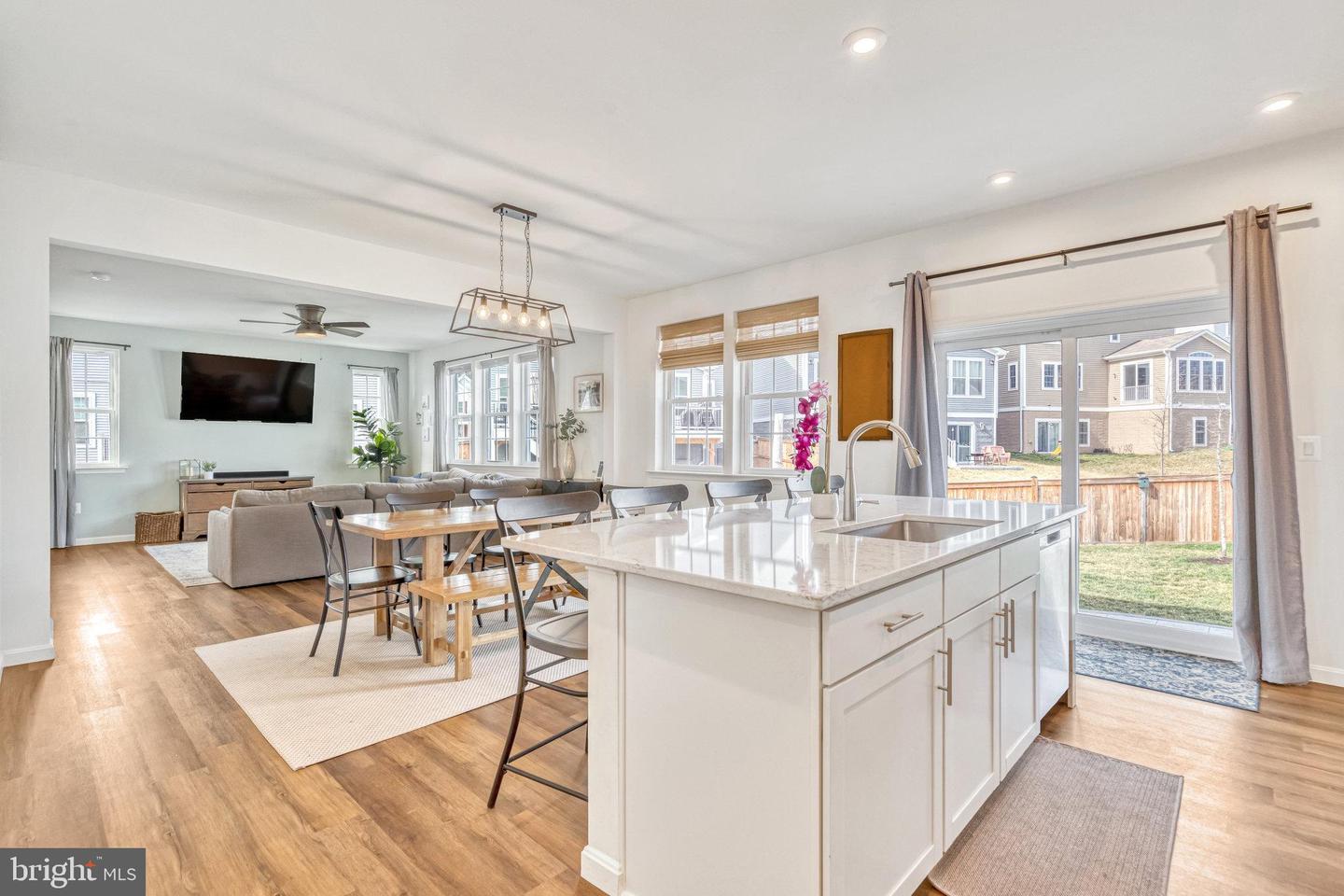 168 Hibiscus Dr