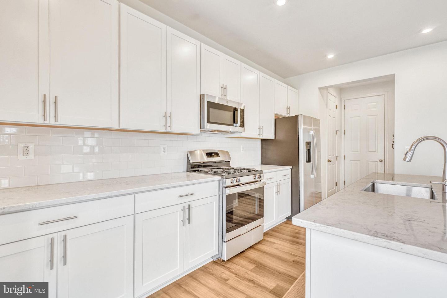 168 Hibiscus Dr