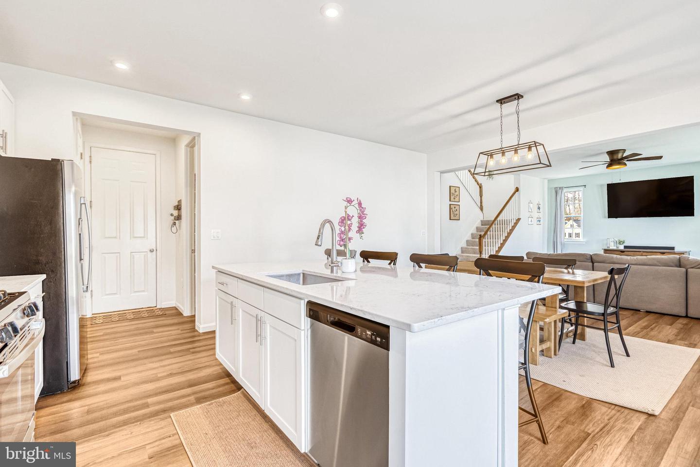 168 Hibiscus Dr