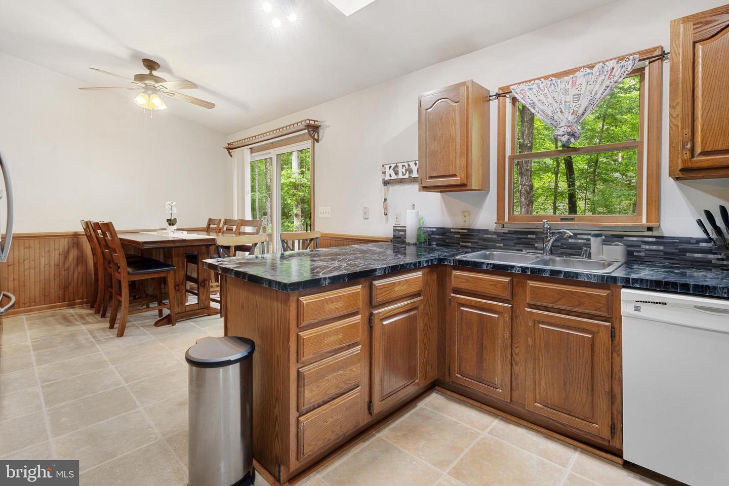 10 Colyer Rd